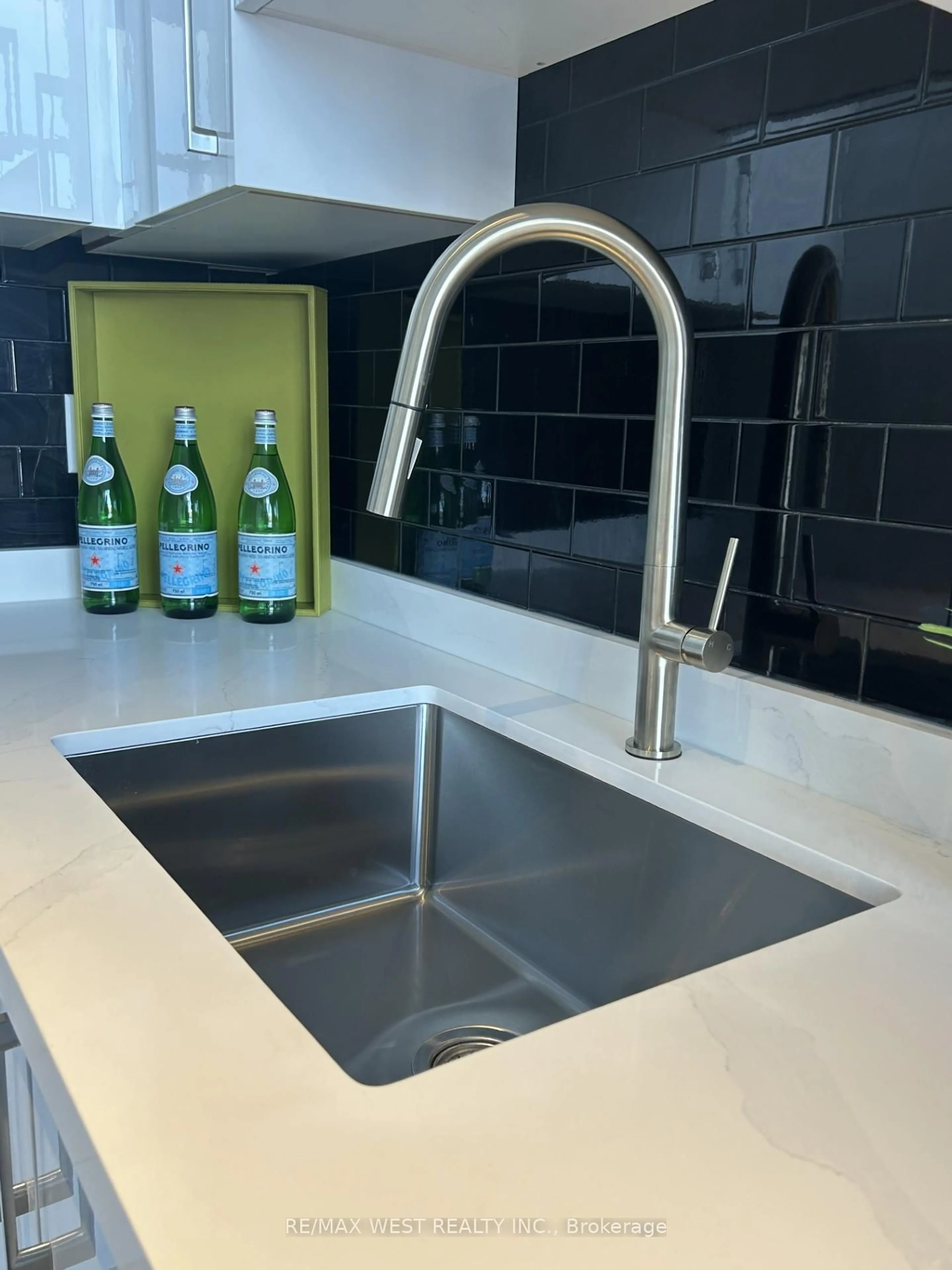 Contemporary kitchen, ceramic/tile floor for 410 King St #207, Kitchener Ontario N2G 1C3