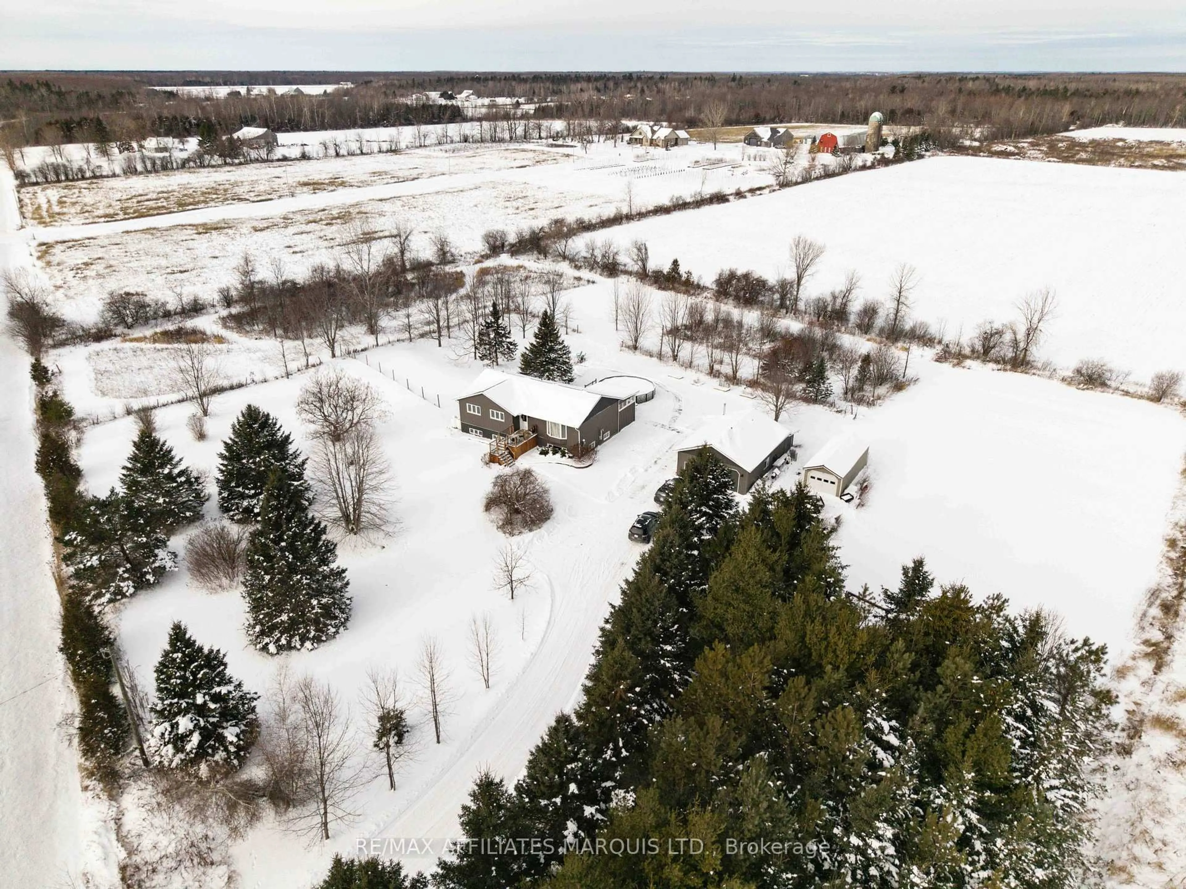 A pic from outside/outdoor area/front of a property/back of a property/a pic from drone, unknown for 4239 County Rd 11 Rd, South Stormont Ontario K7R 3L2