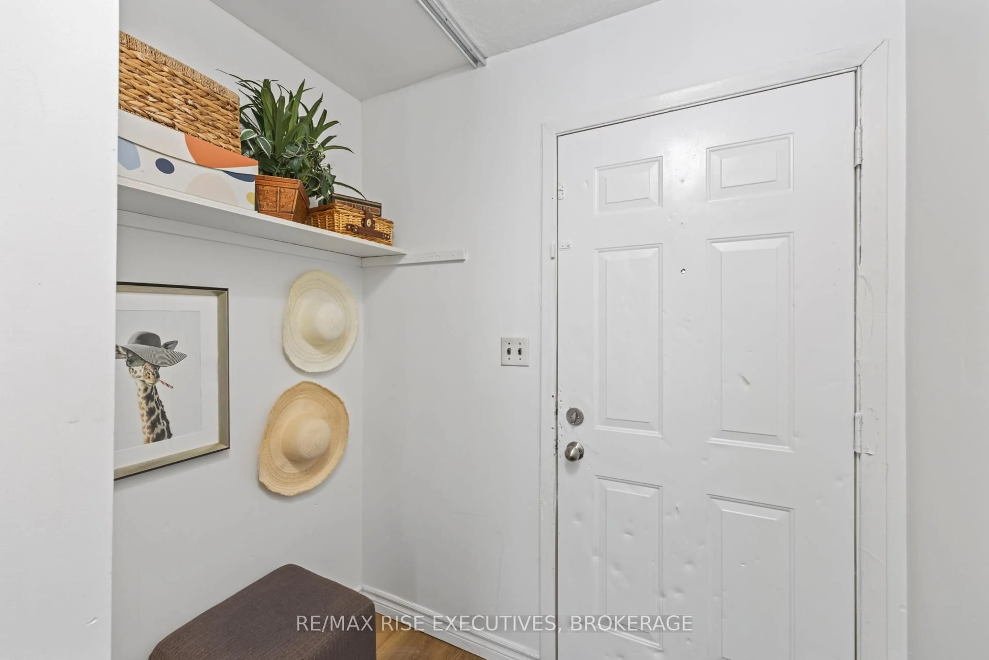 Indoor entryway for 777 Ashwood Dr #173, Kingston Ontario K7M 6X7