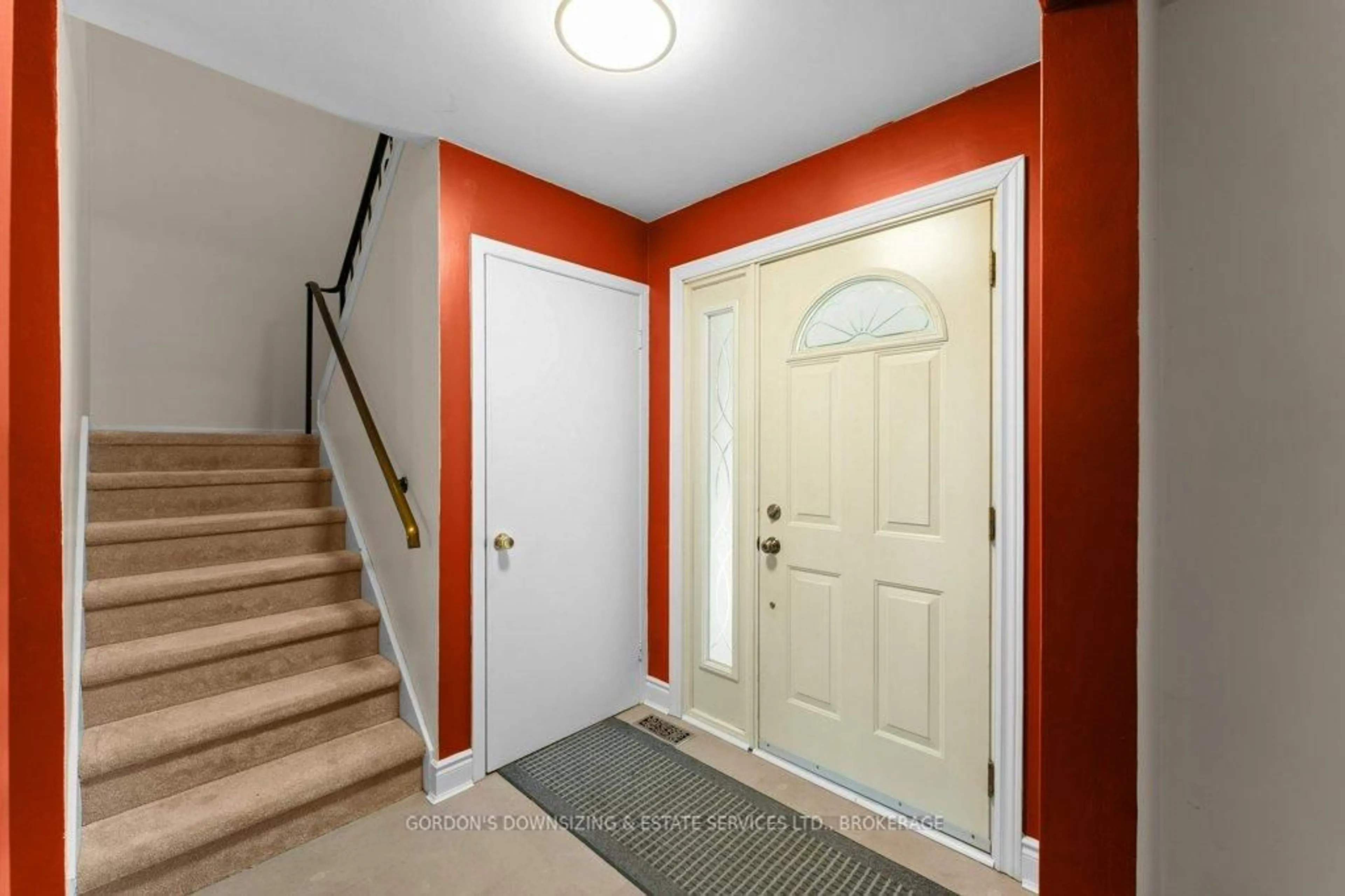 Indoor entryway for 873 Danbury Rd, Kingston Ontario K7M 6G7
