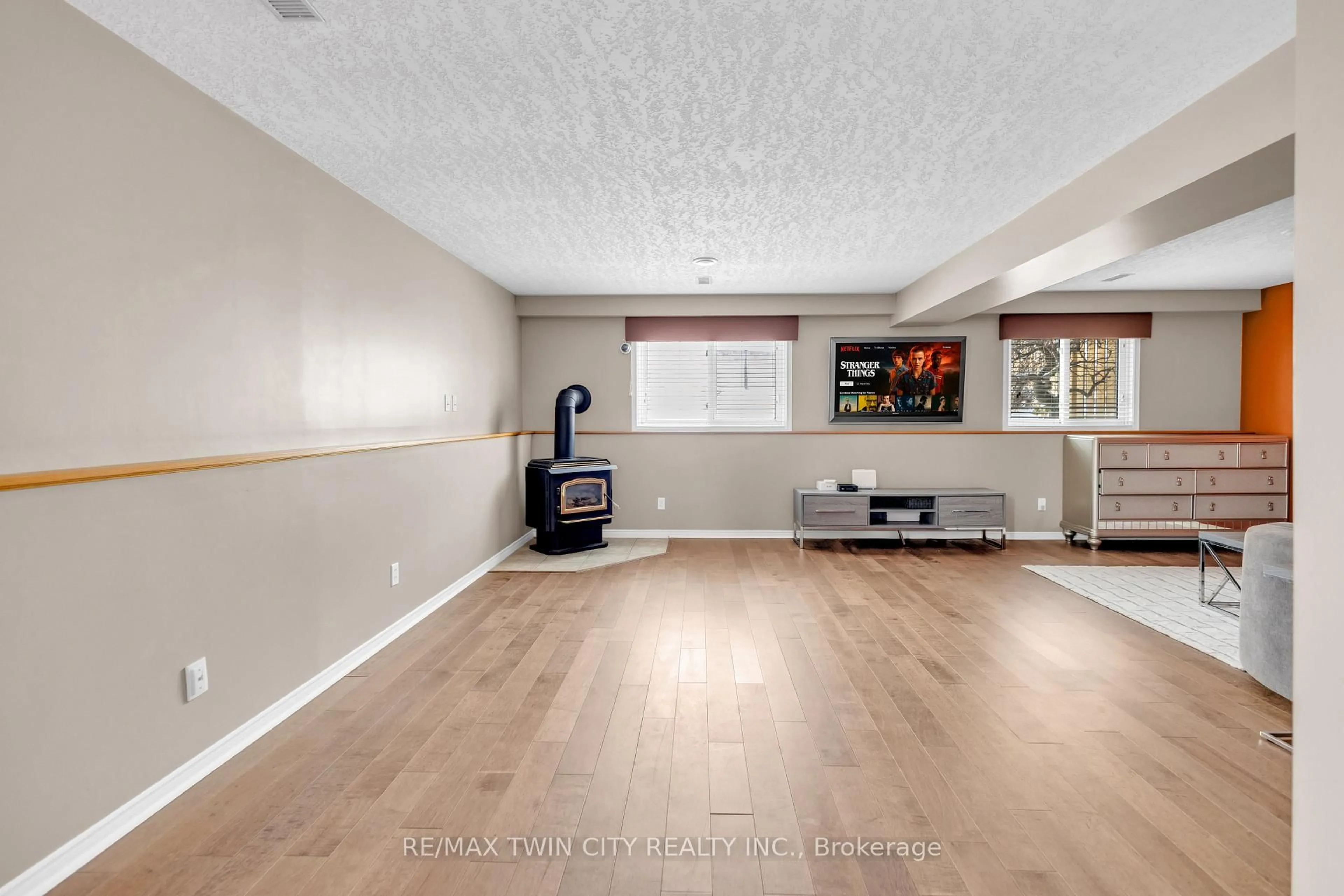 A pic of a room for 28 Ridgeway Cres, Kitchener Ontario N2E 3M3