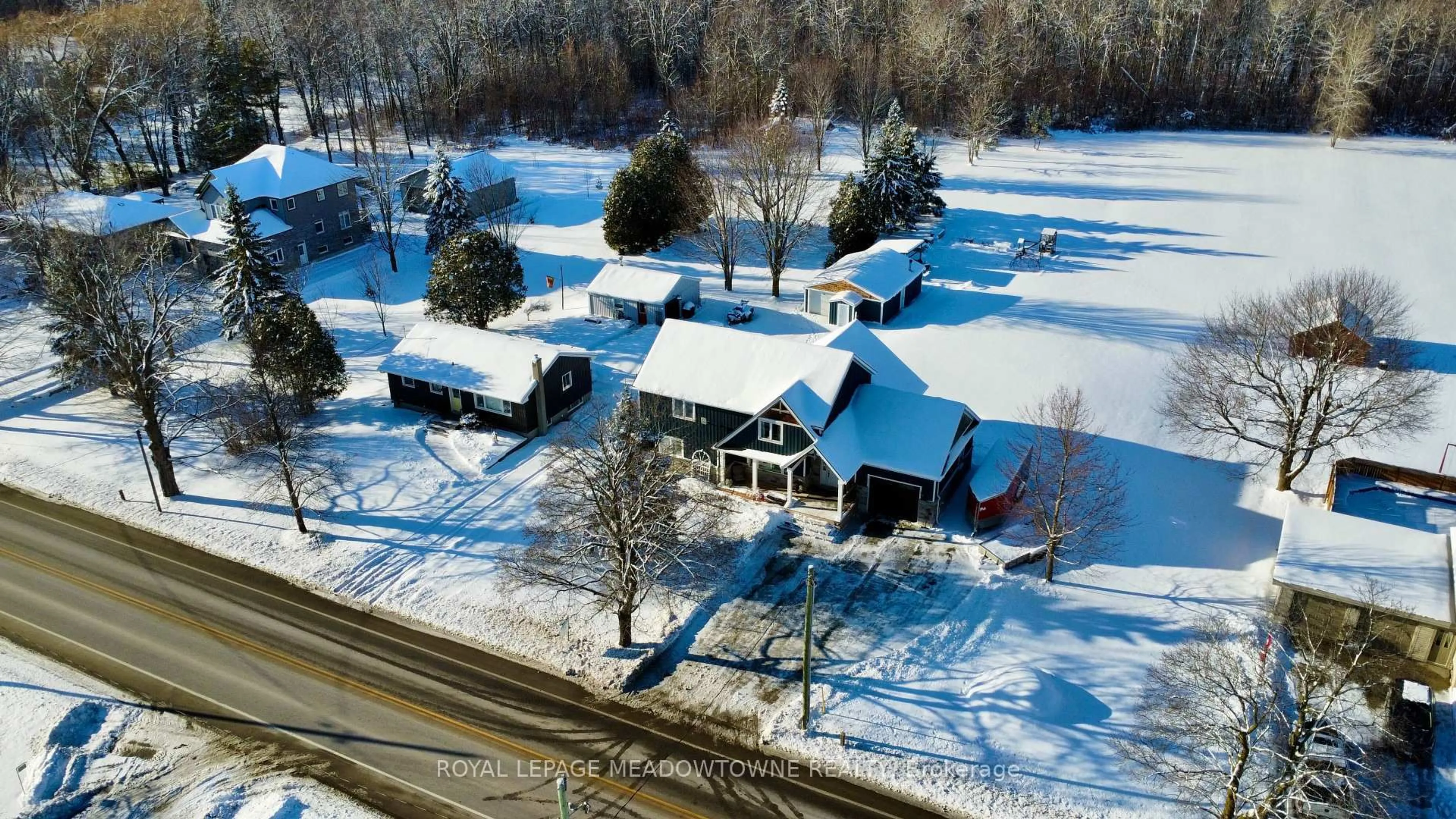 A pic from outside/outdoor area/front of a property/back of a property/a pic from drone, street for 7624 Wellington Rd 51 Rd, Guelph/Eramosa Ontario N1H 6J2