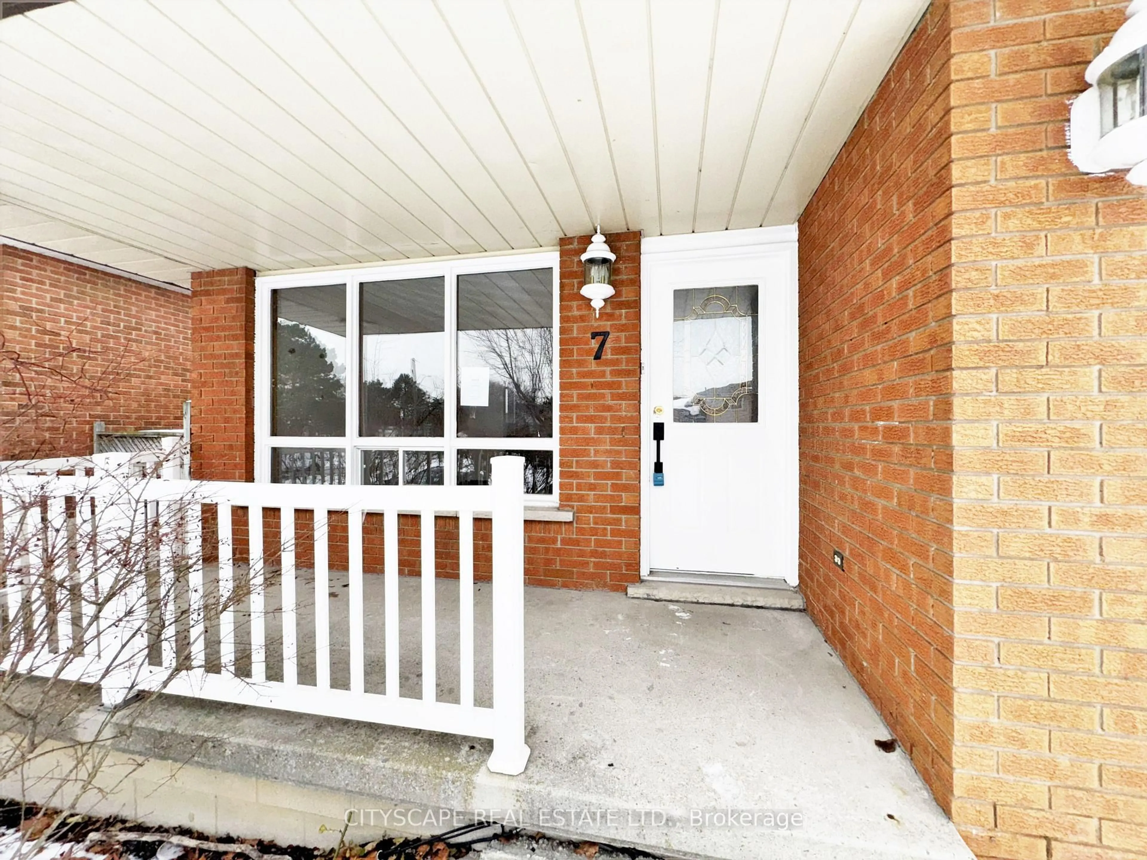 Unknown for 7 Quincy Crt, Hamilton Ontario L8W 2T4