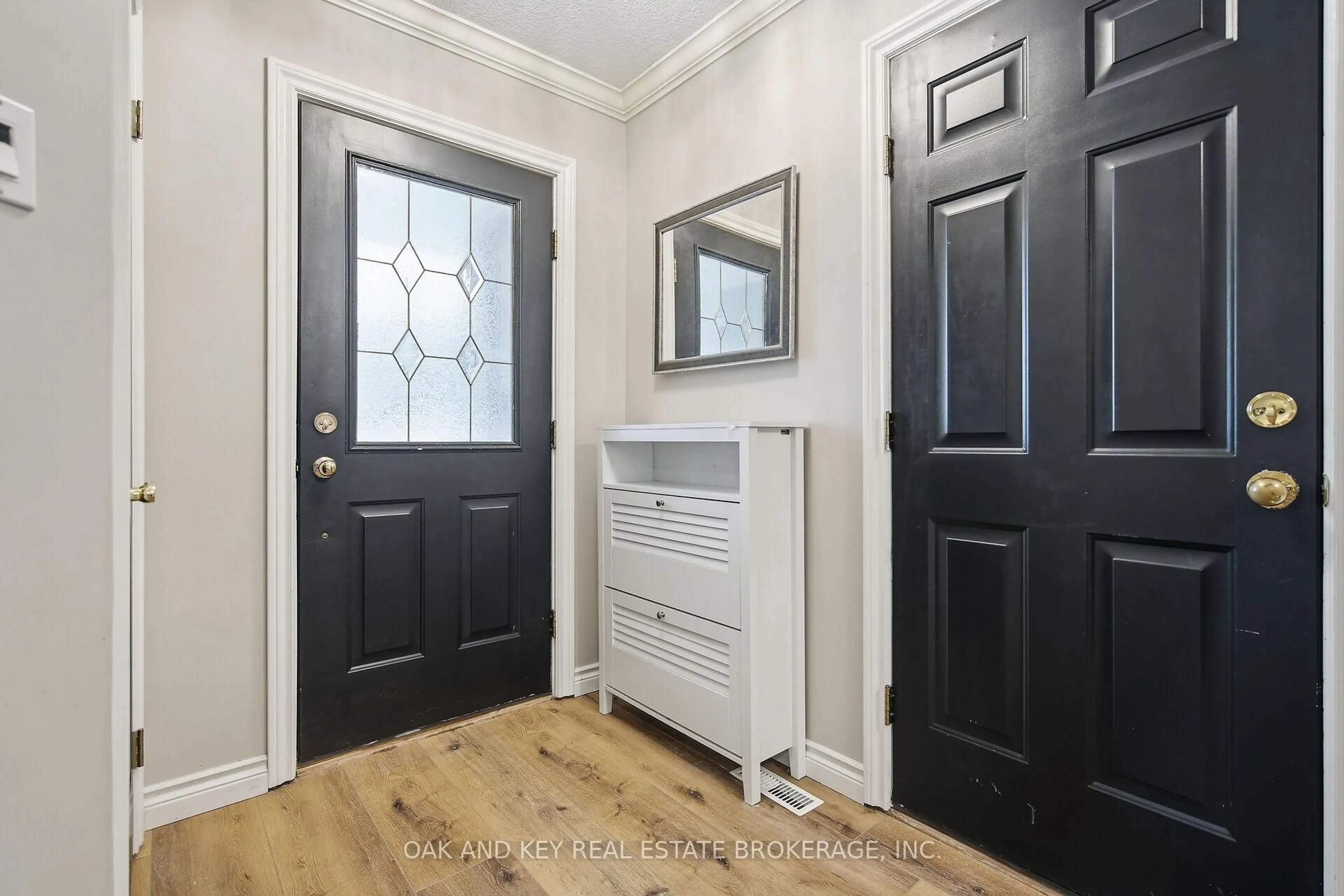 Indoor entryway for 4067 Colonel Talbot Rd #2, London South Ontario N6P 1V9