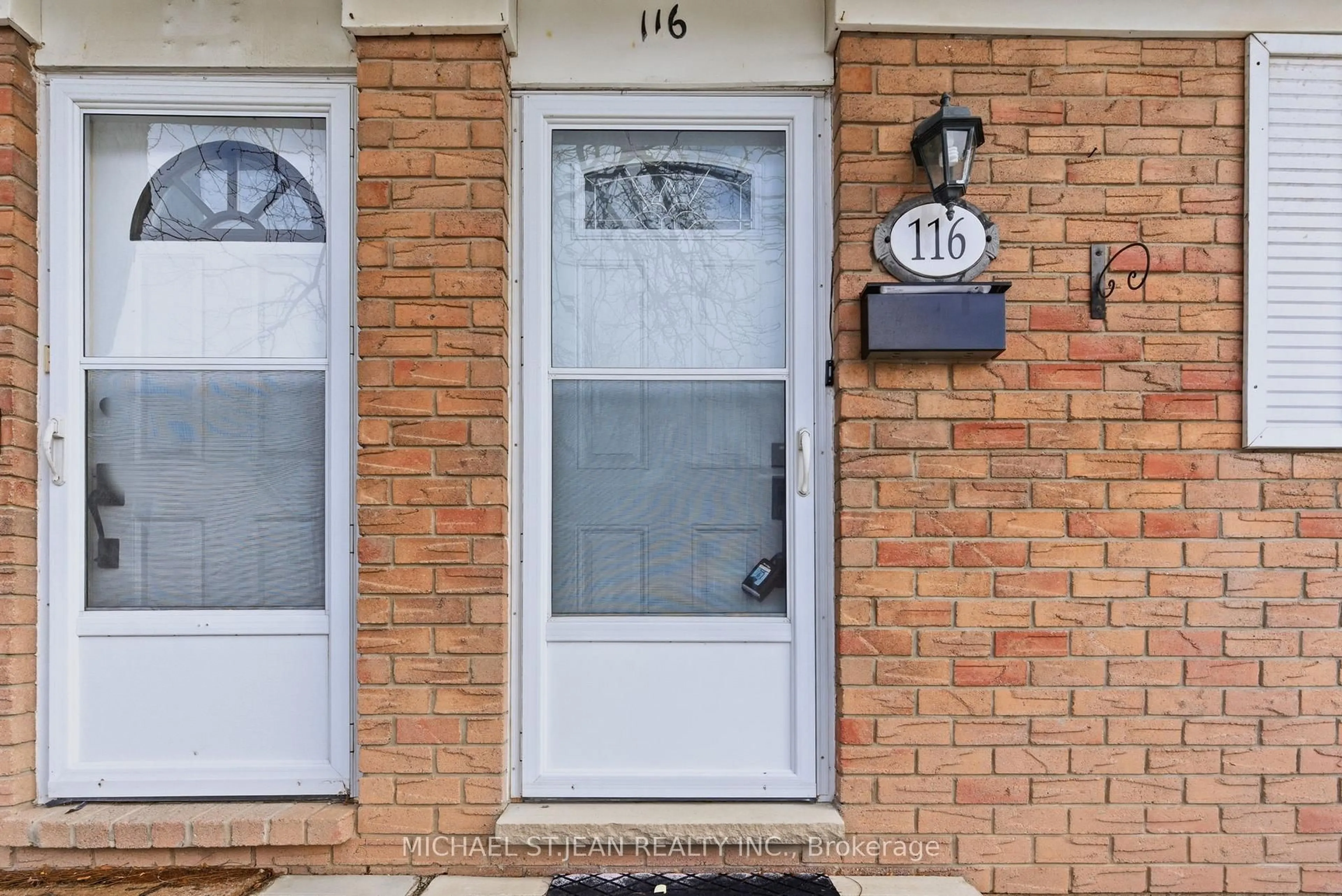 Indoor entryway for 185 Denistoun St #116, Welland Ontario L3C 6J6