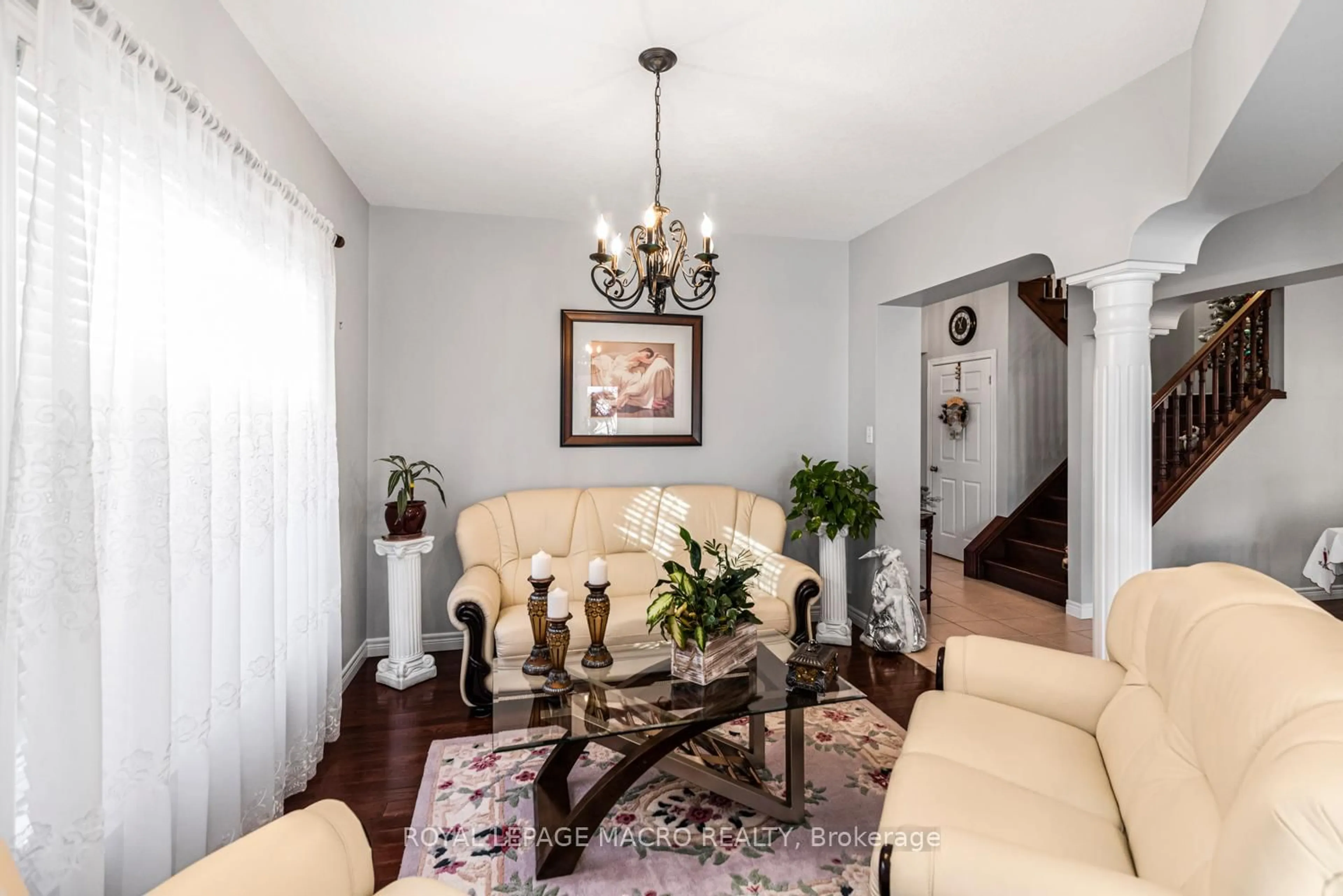 Living room with furniture, unknown for 102 Erika Cres, Hamilton Ontario L8W 0A2