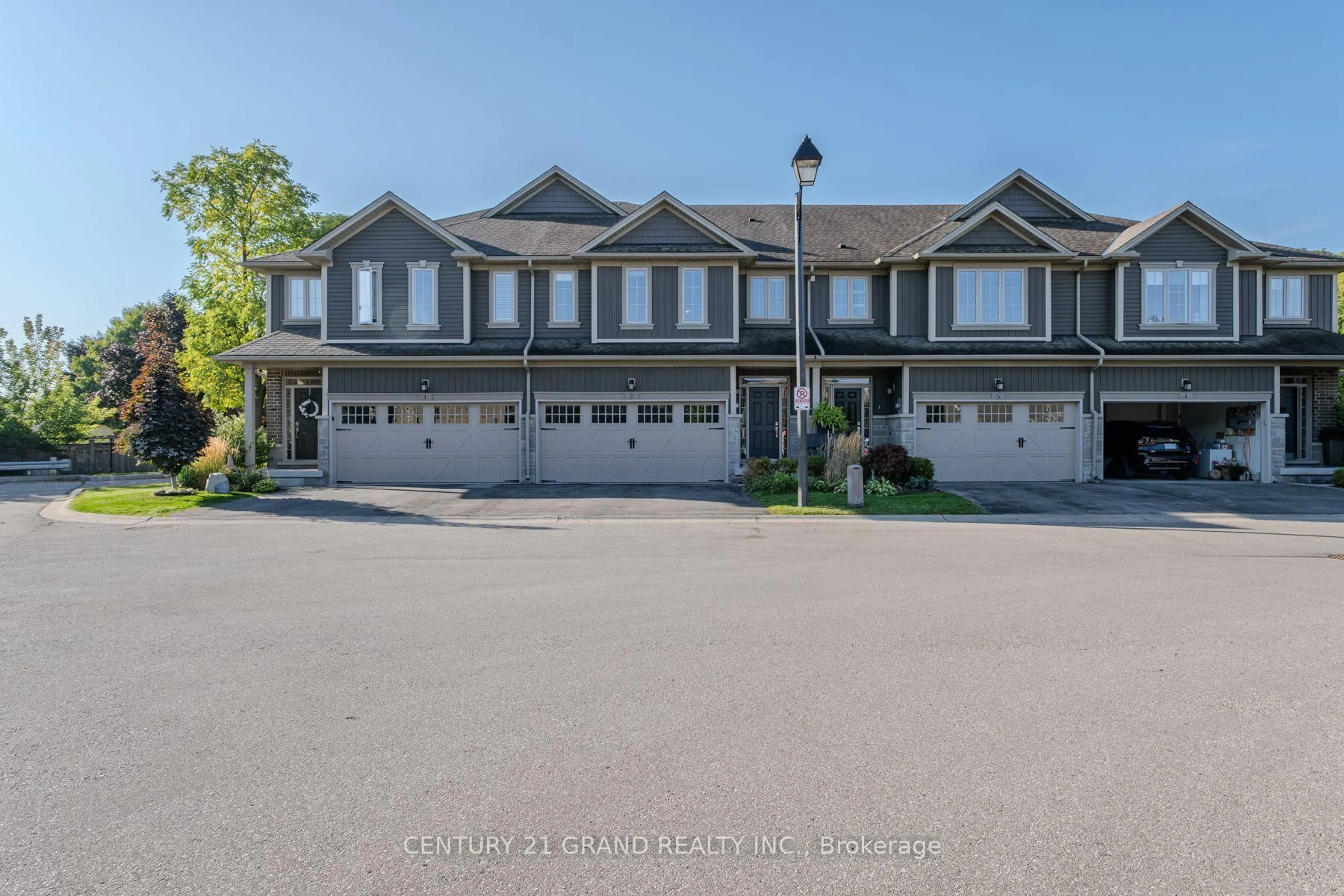 A pic from outside/outdoor area/front of a property/back of a property/a pic from drone, unknown for 80 Willow St #2, Brant Ontario N3L 2K6