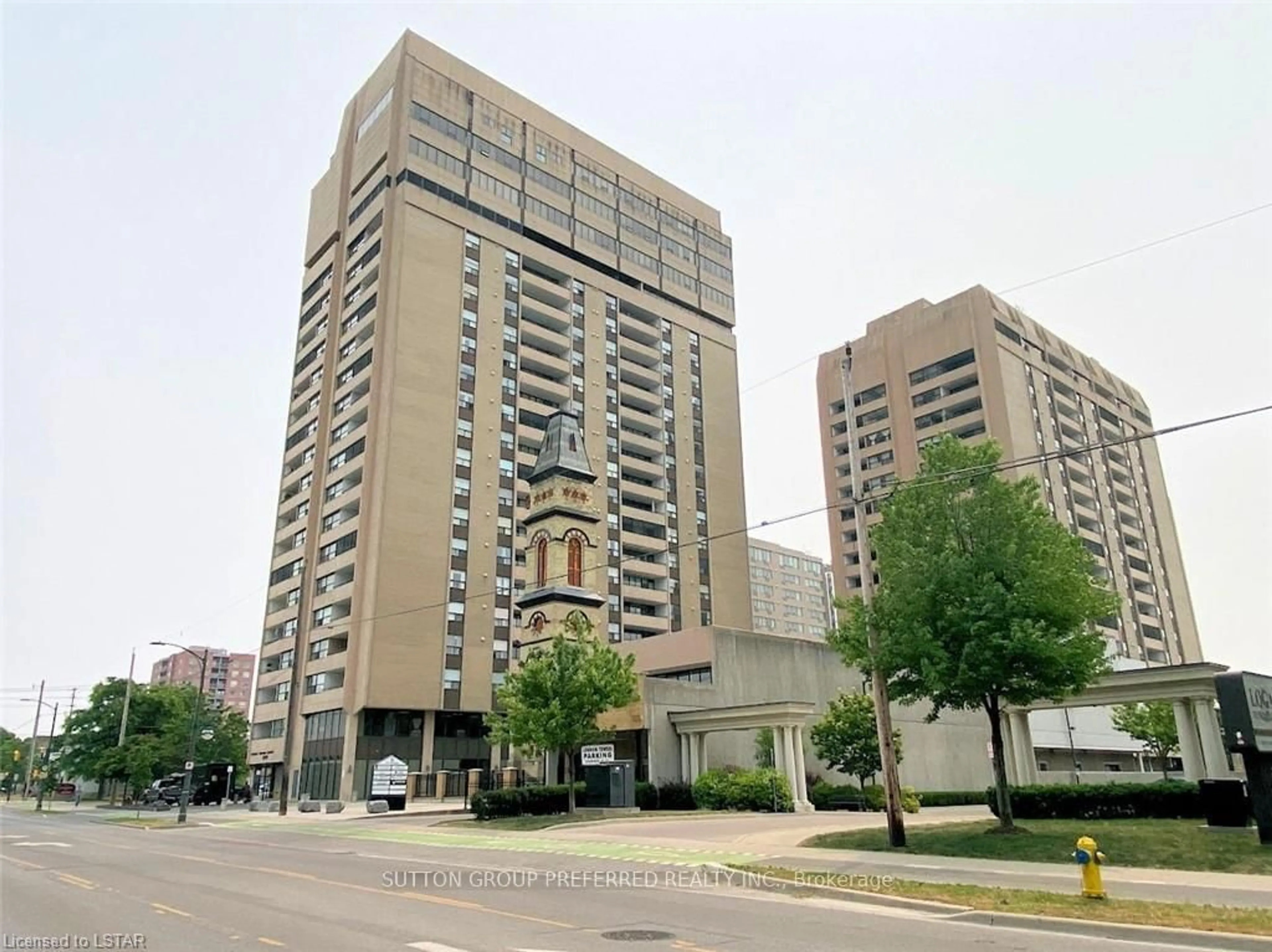 Indoor foyer for 389 Dundas St #2404, London East Ontario N6B 3L5