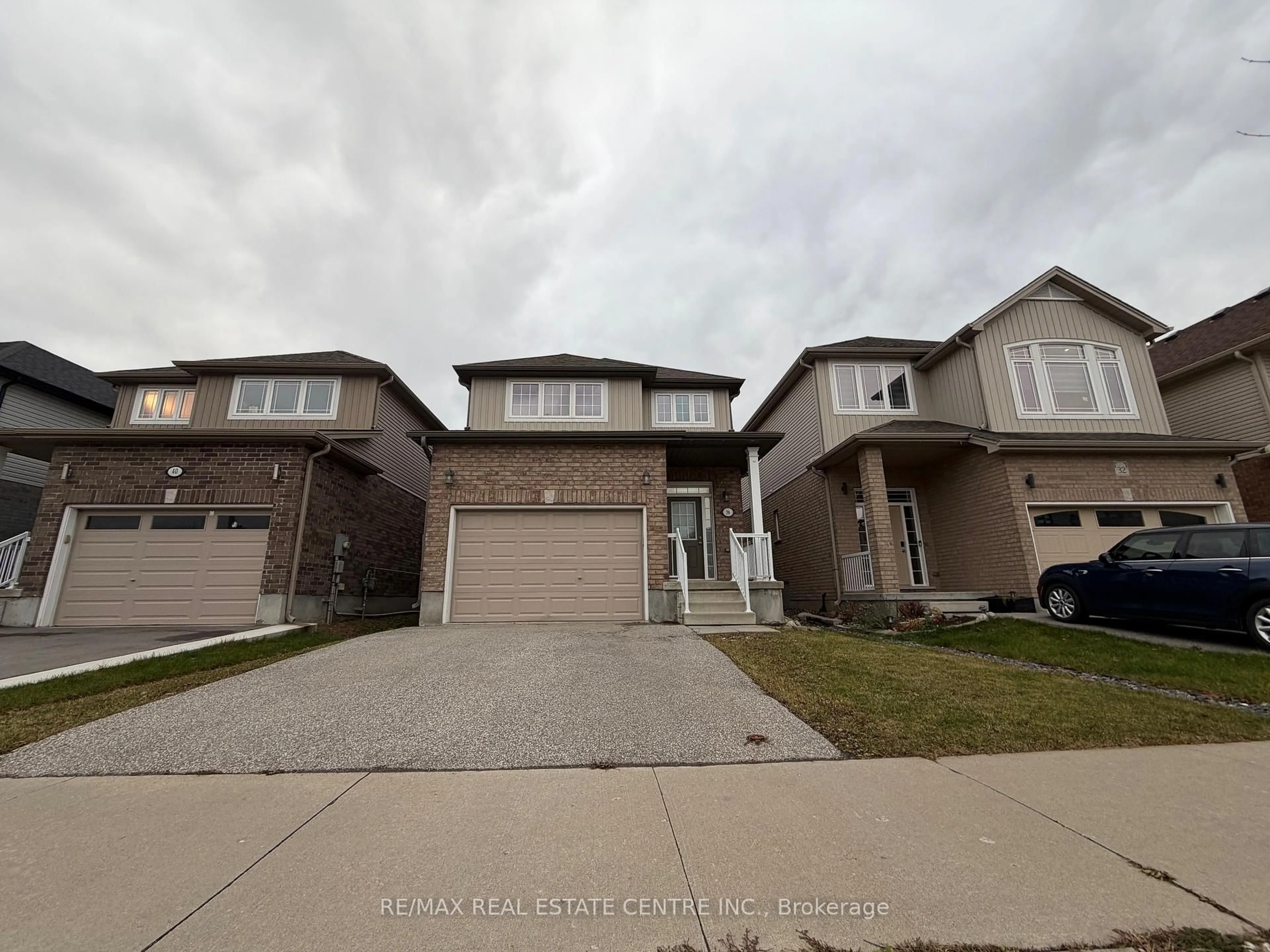 Unknown for 36 Sparrow Ave, Cambridge Ontario N1T 0C4