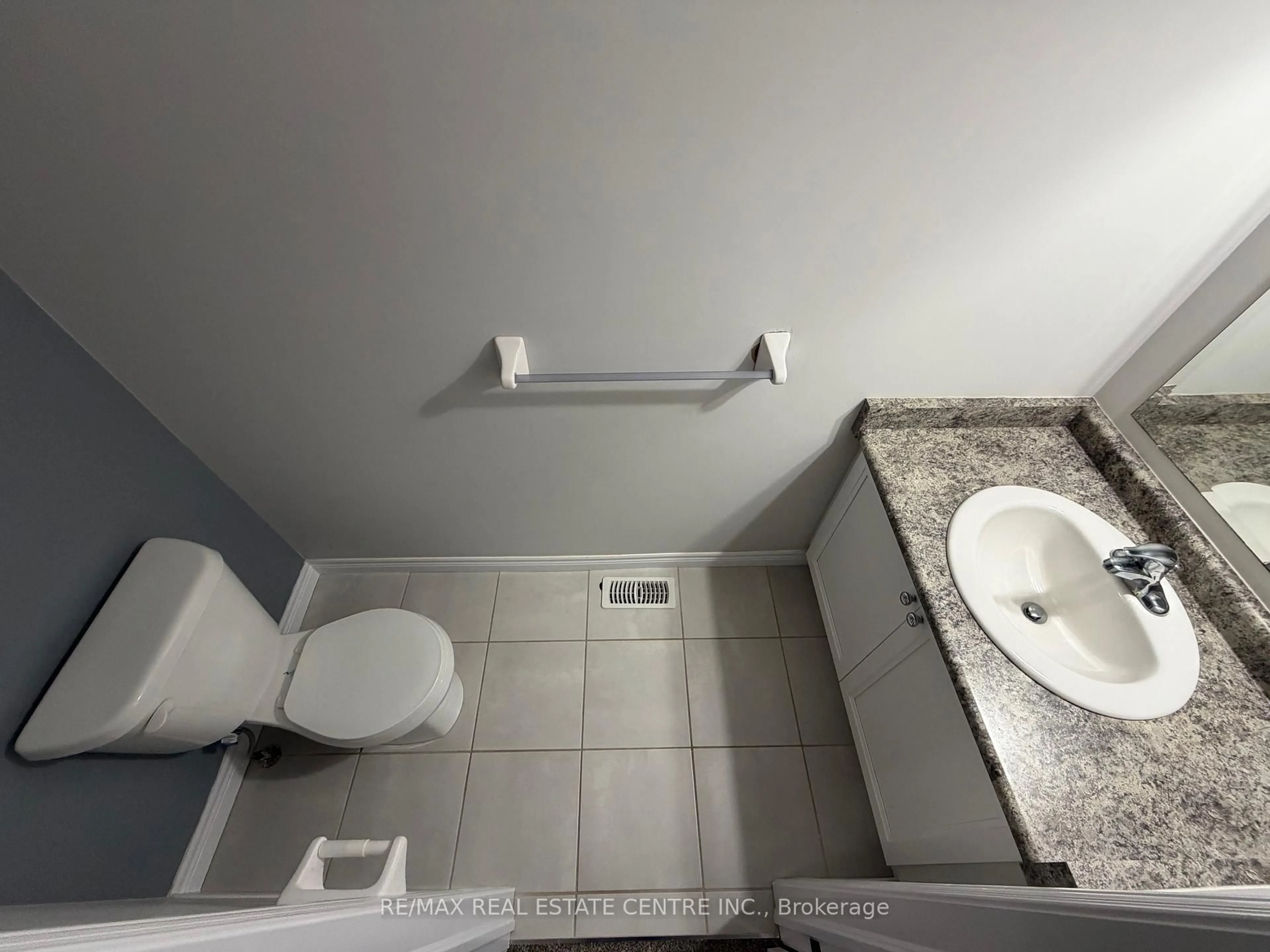 Standard bathroom, floor is not visible for 36 Sparrow Ave, Cambridge Ontario N1T 0C4