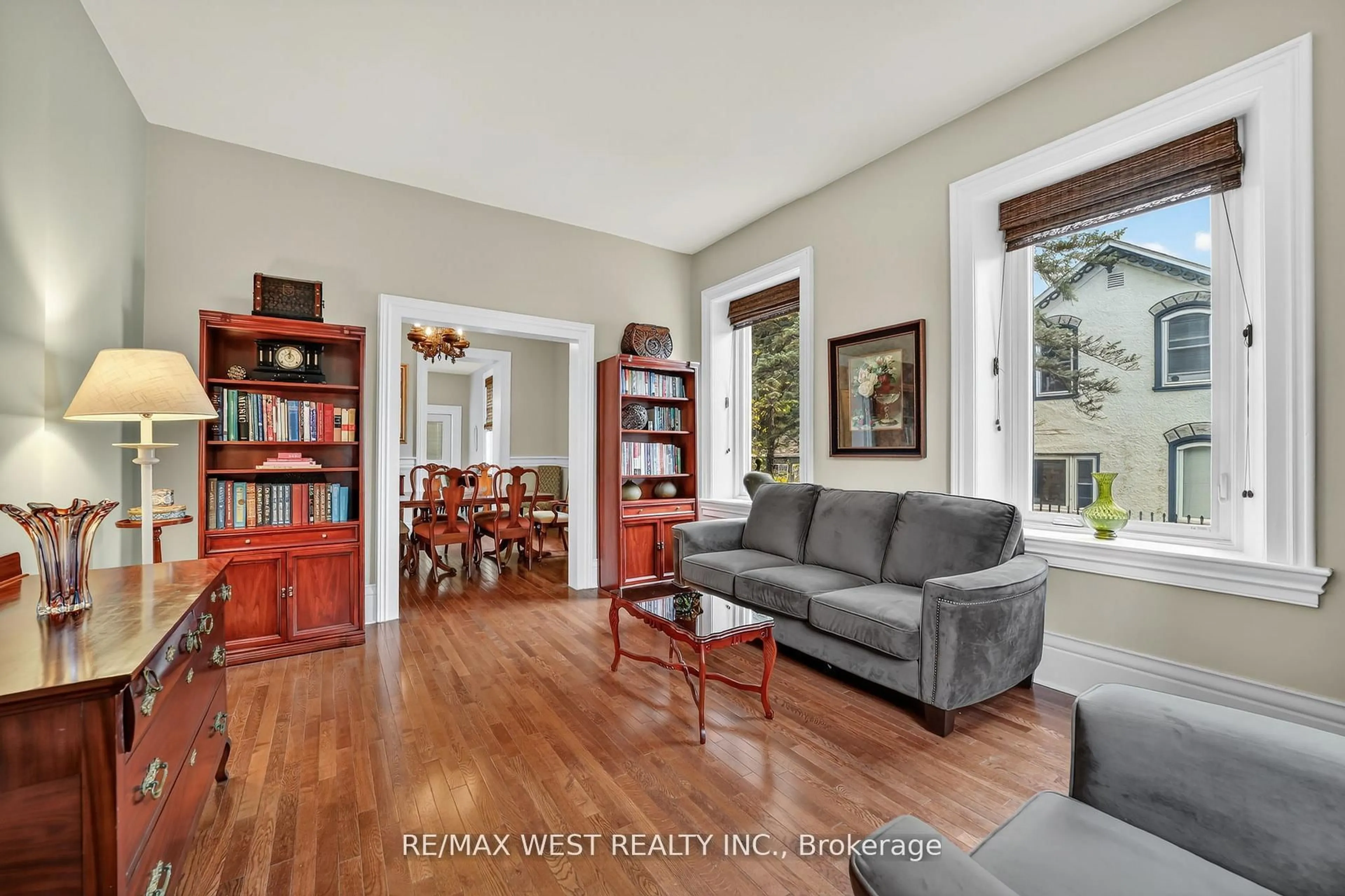 Living room with furniture, unknown for 72 Banfield St, Brant Ontario N3L 2Z1