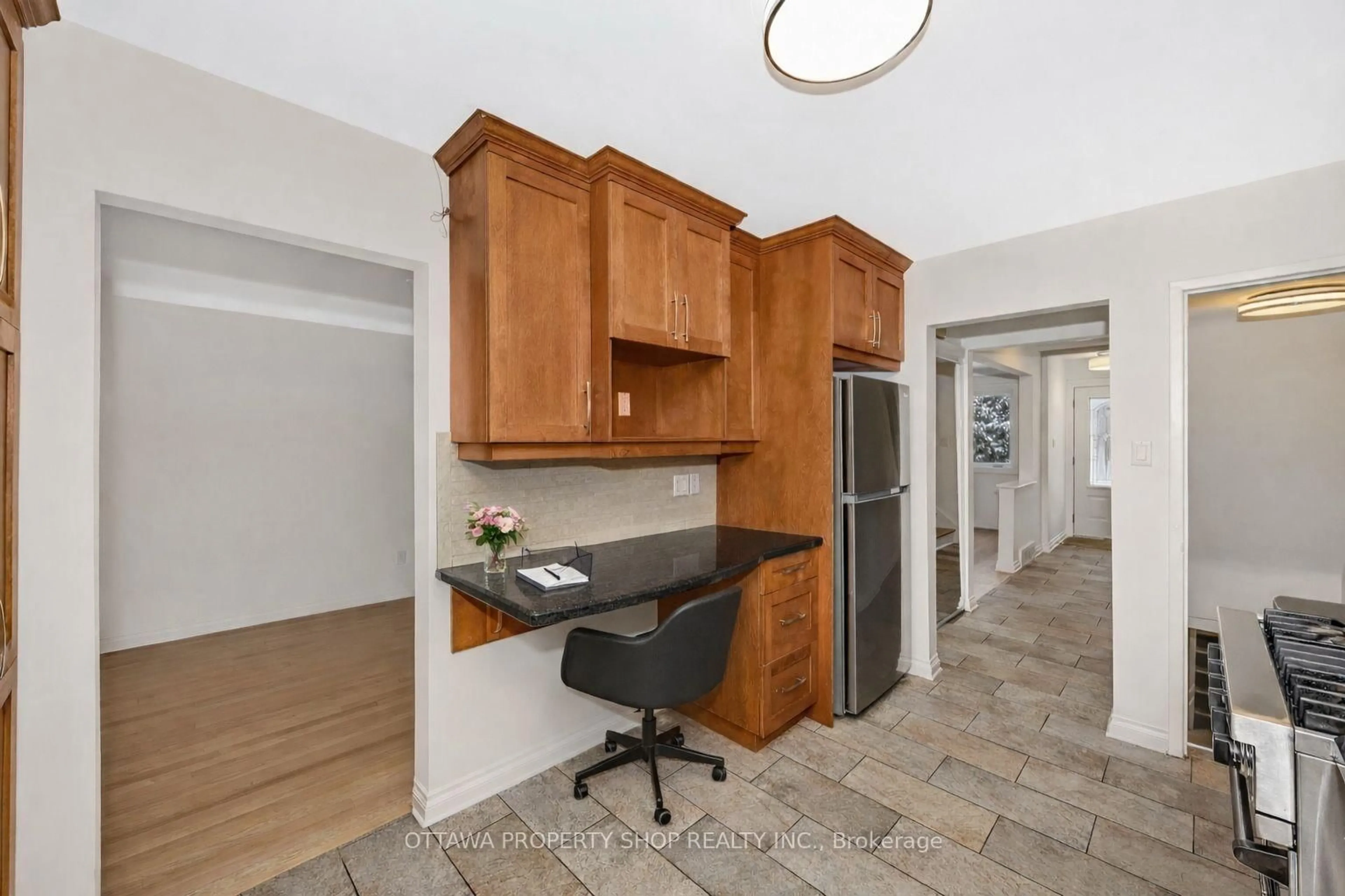 Unknown for 674 Hastings Ave, Ottawa Ontario K1G 1N1