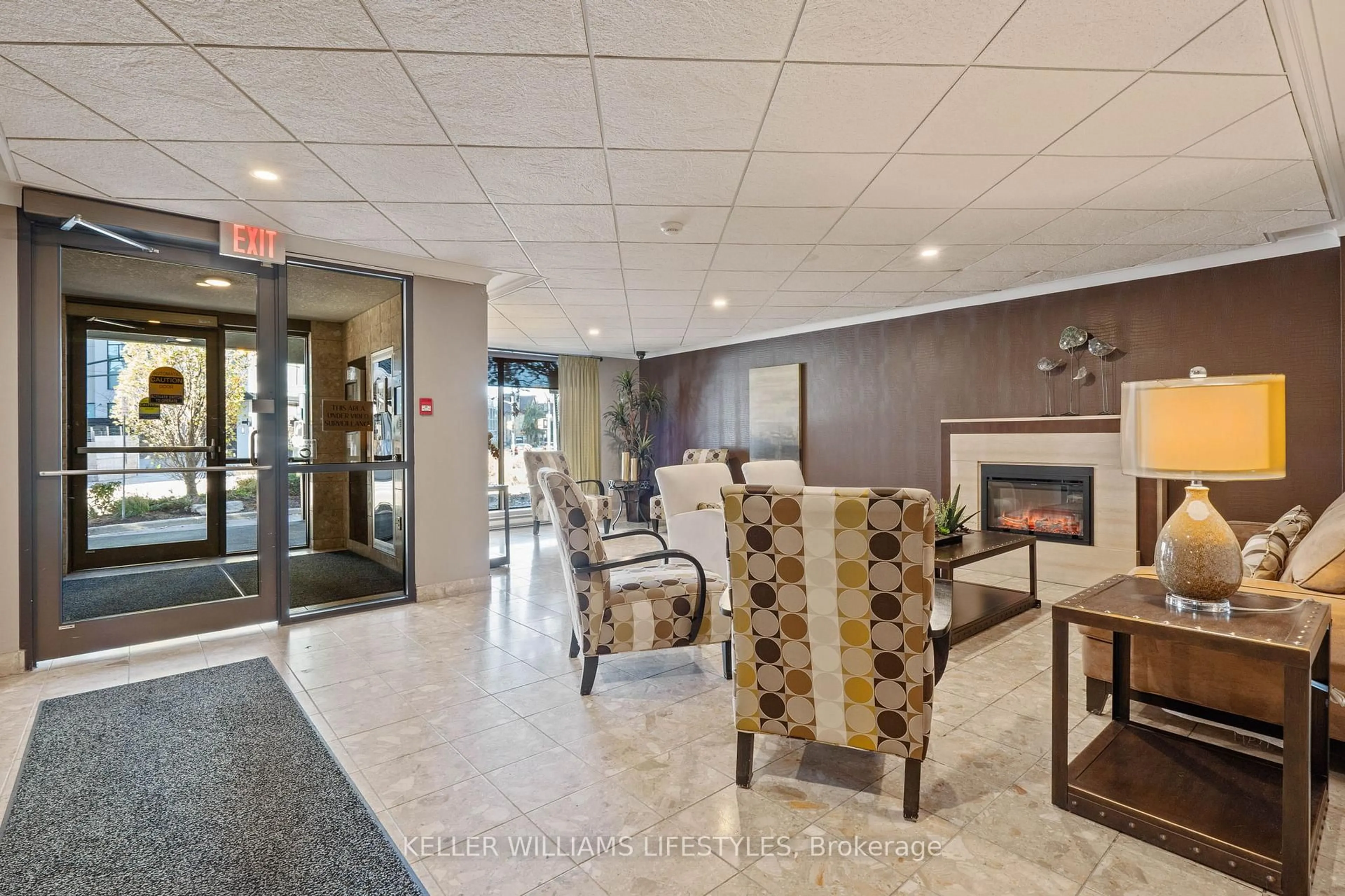 Lobby for 500 TALBOT St #1302, London East Ontario N6A 2S3