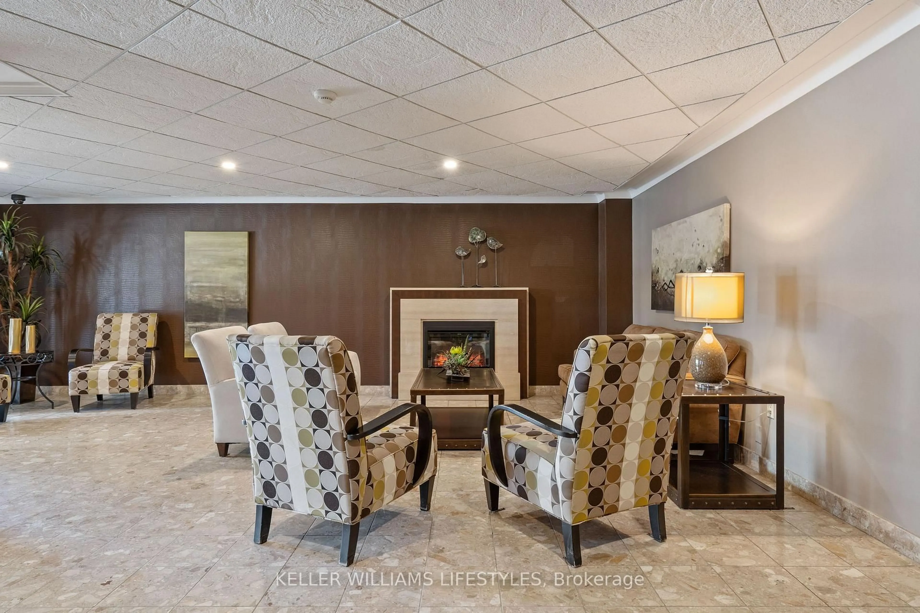 Unknown for 500 TALBOT St #1302, London East Ontario N6A 2S3