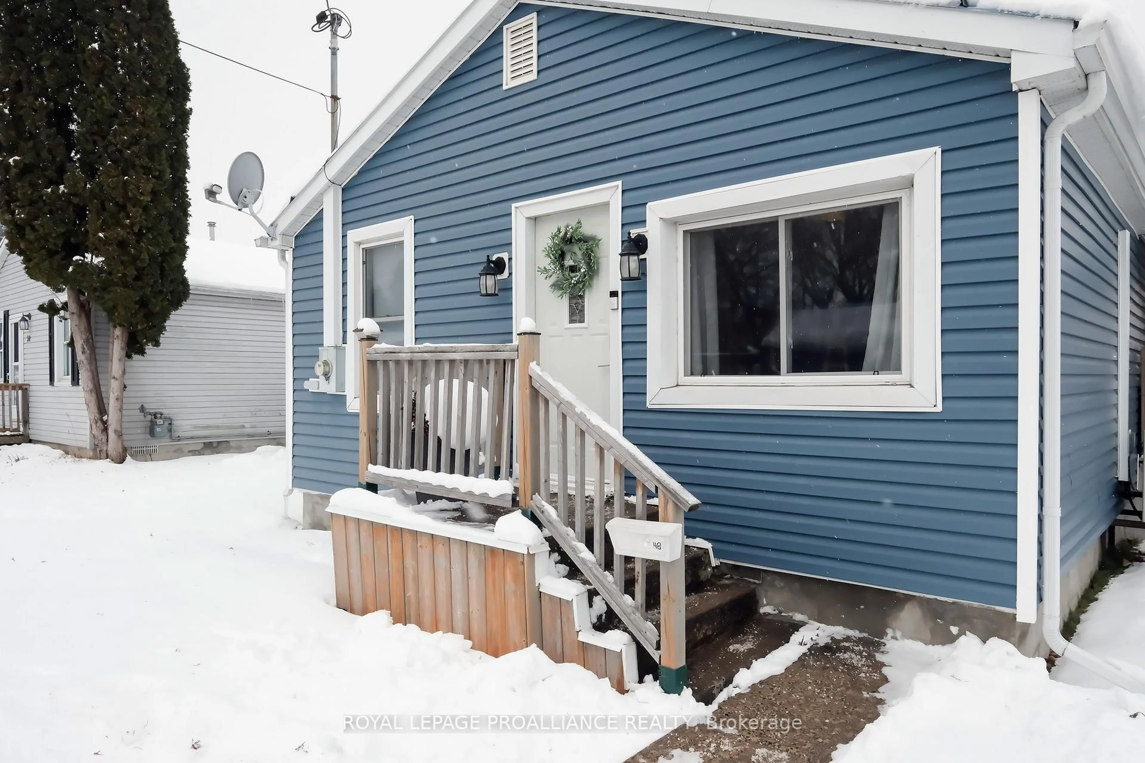 Unknown for 48 Bentinck St, Quinte West Ontario K8V 4E3