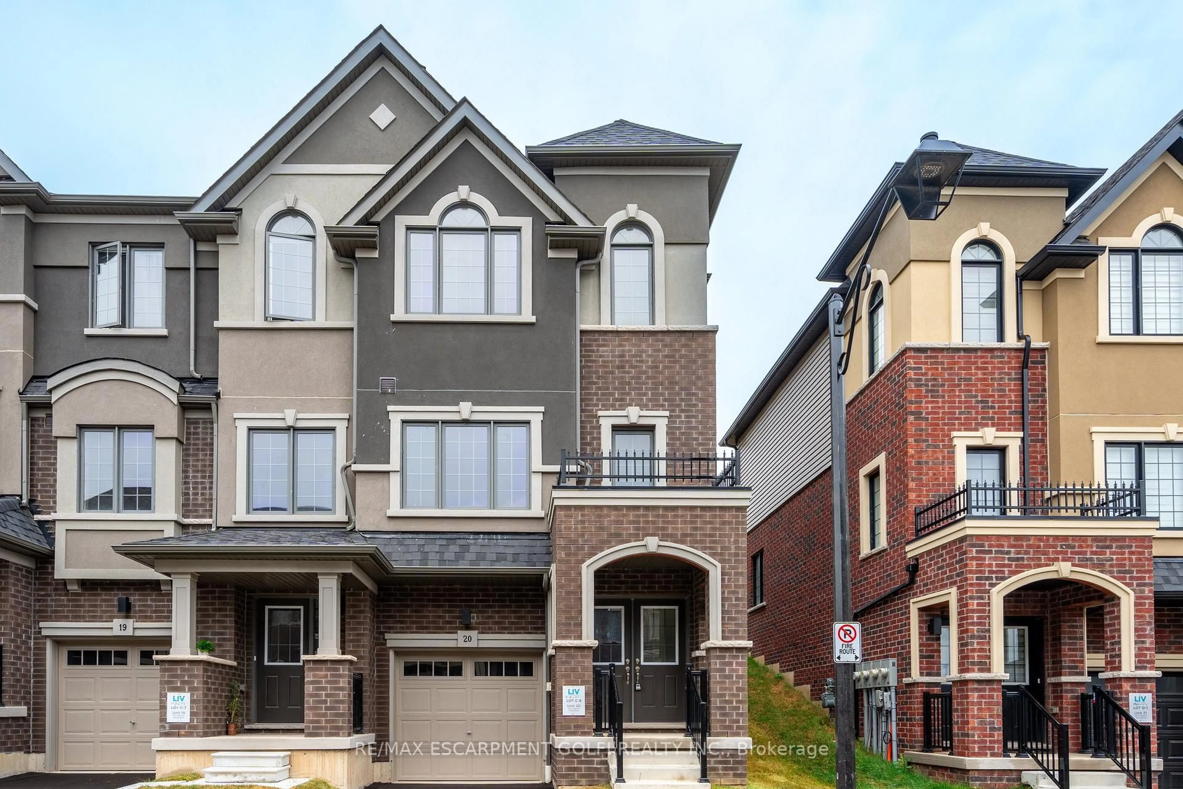 Home with brick exterior material, street for 620 Colborne St #20, Brantford Ontario N3T 5L5