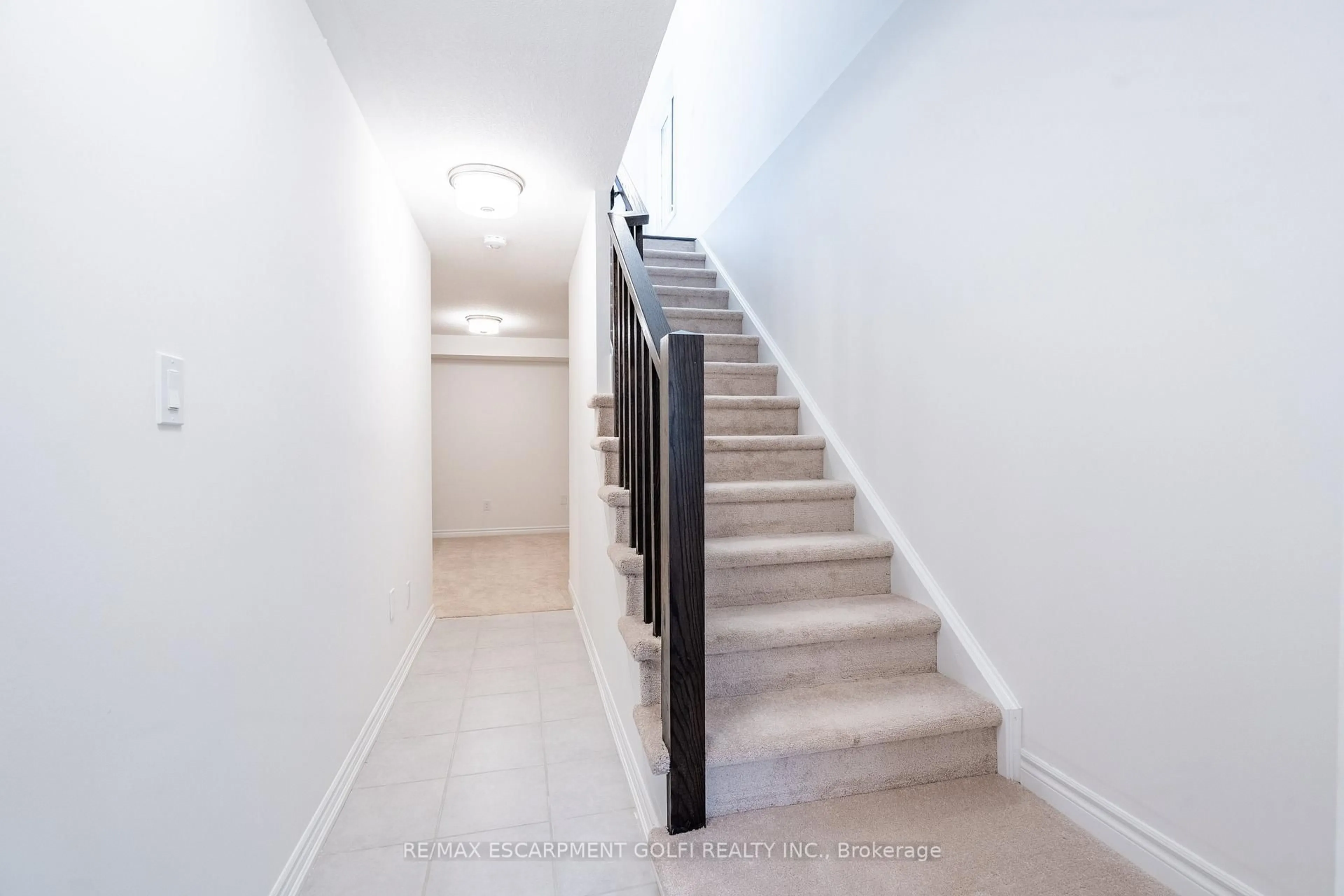 Stairs for 620 Colborne St #20, Brantford Ontario N3T 5L5