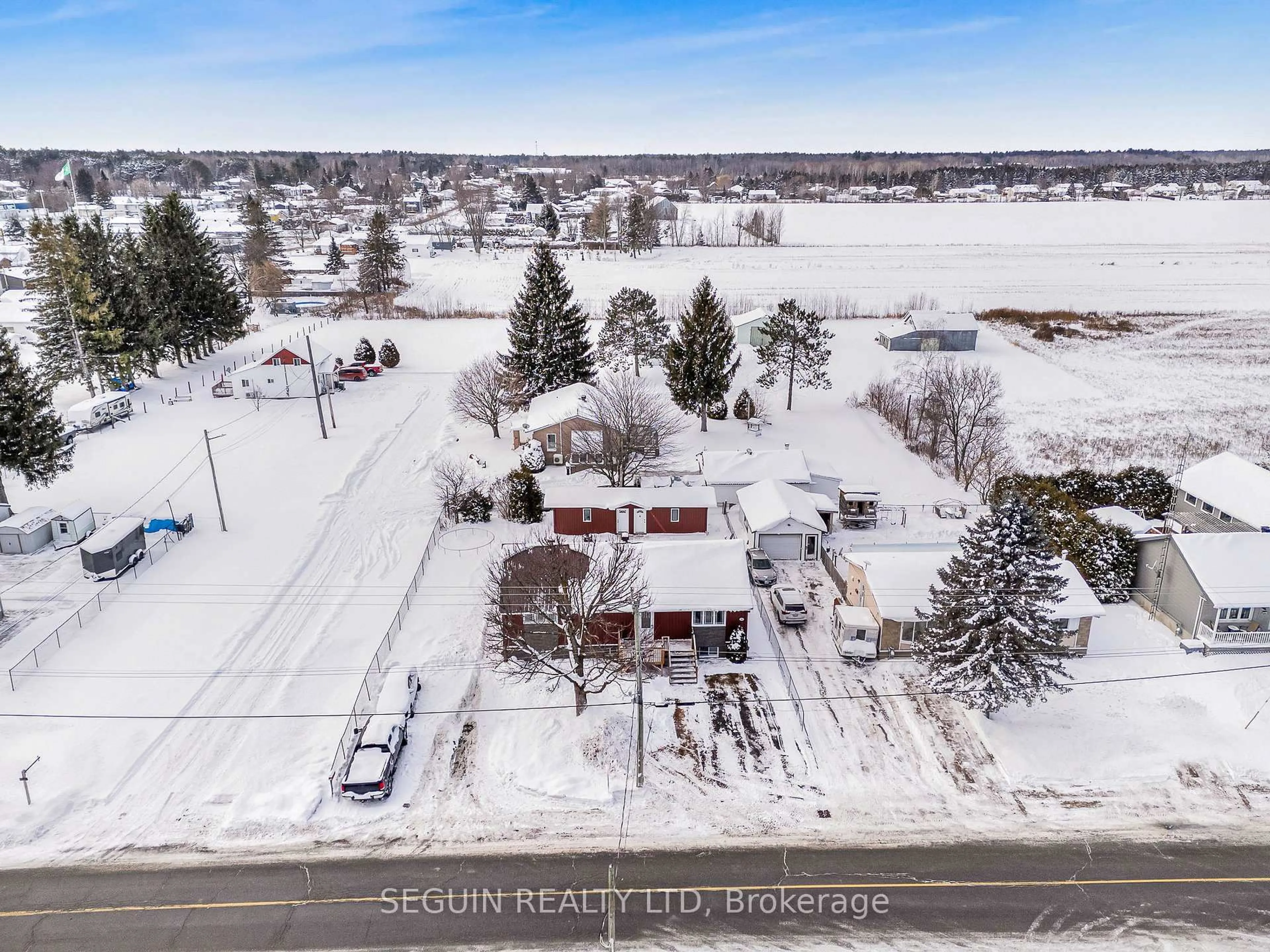 A pic from outside/outdoor area/front of a property/back of a property/a pic from drone, street for 586-588 Bolt Rd, Alfred and Plantagenet Ontario K0B 1A0