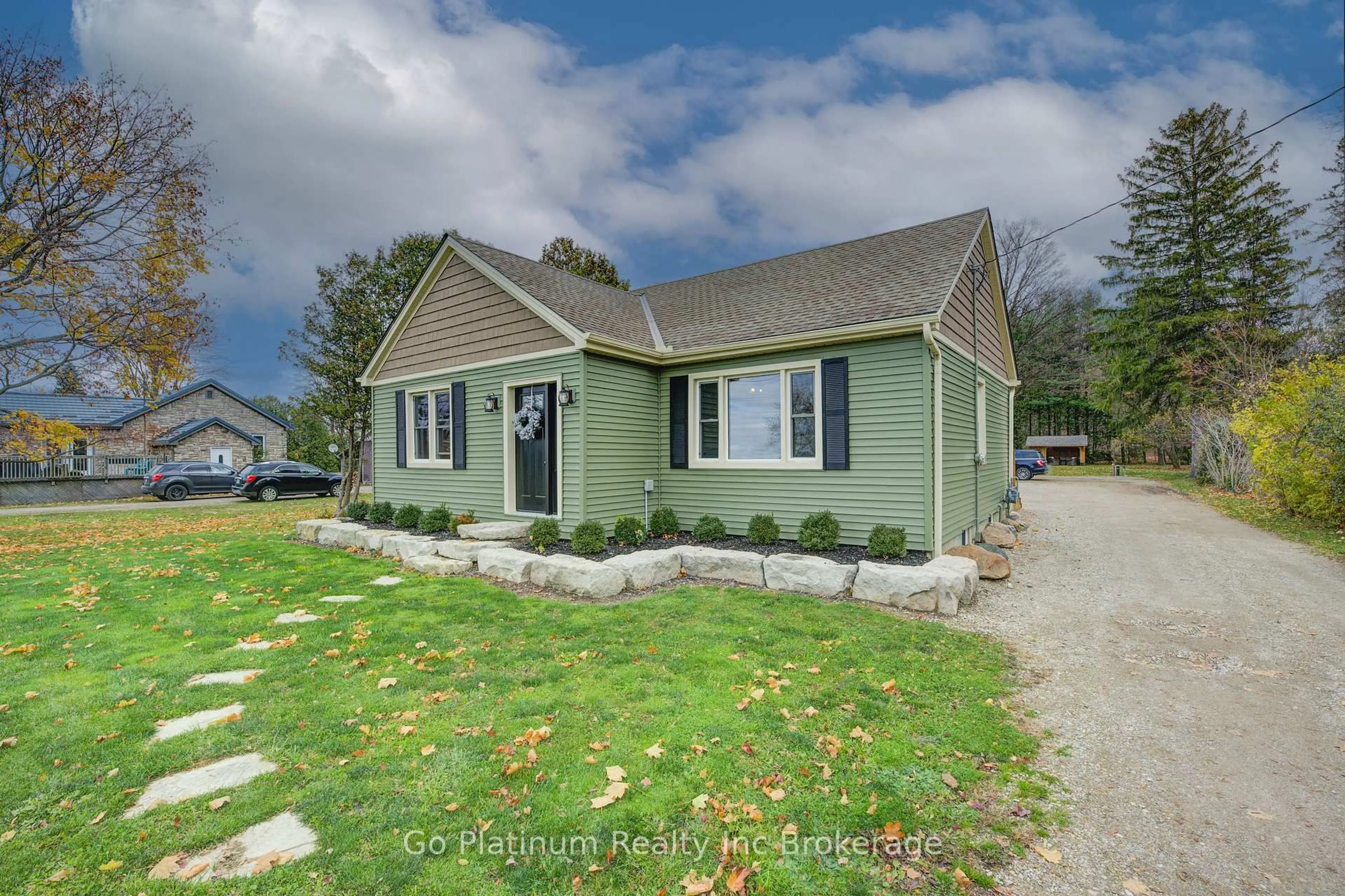 Home with vinyl exterior material, street for 332508 Plank Line, South-West Oxford Ontario N4G 4H1