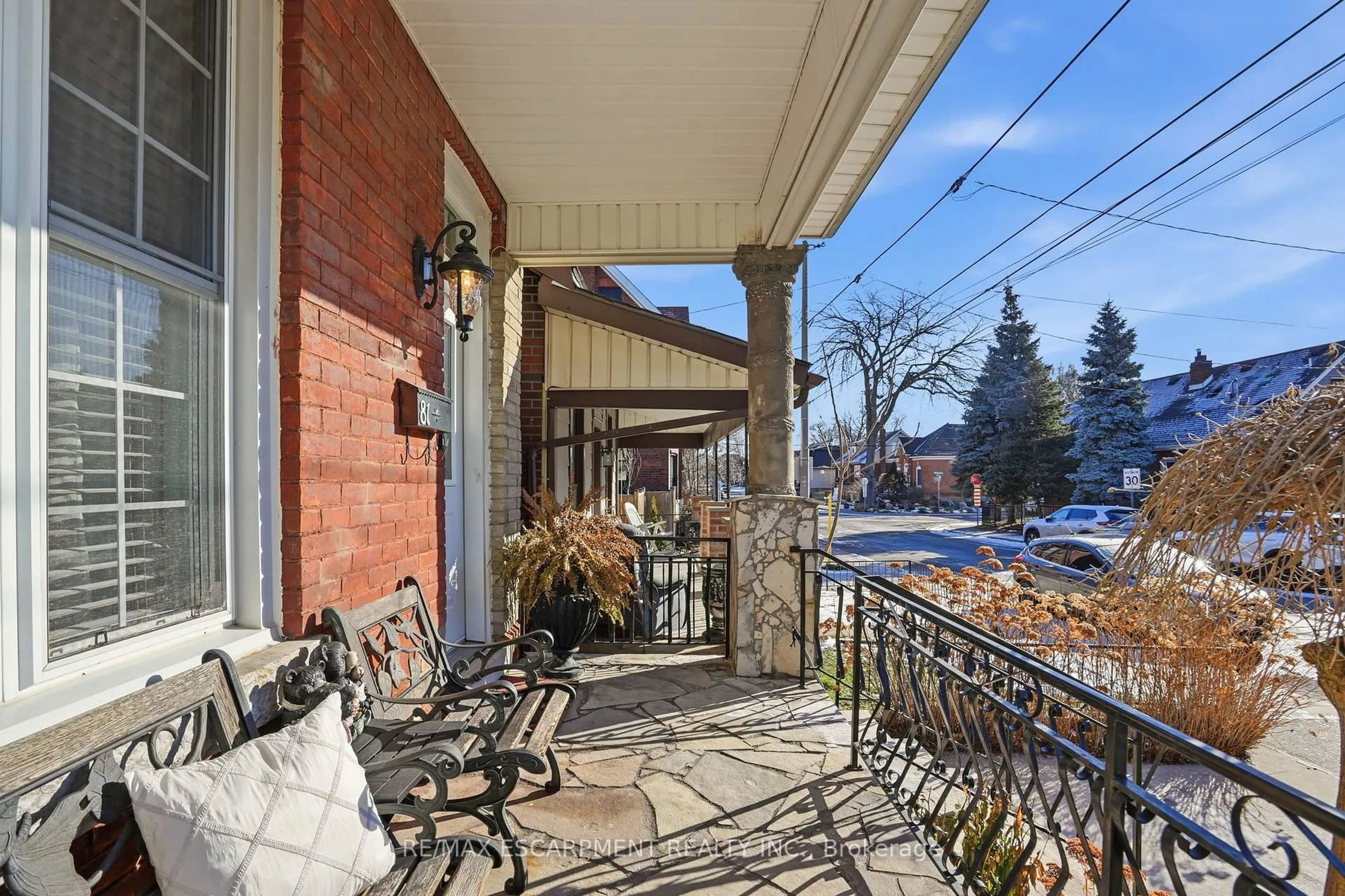 Patio, street for 81 Simcoe St, Hamilton Ontario L8L 3N3