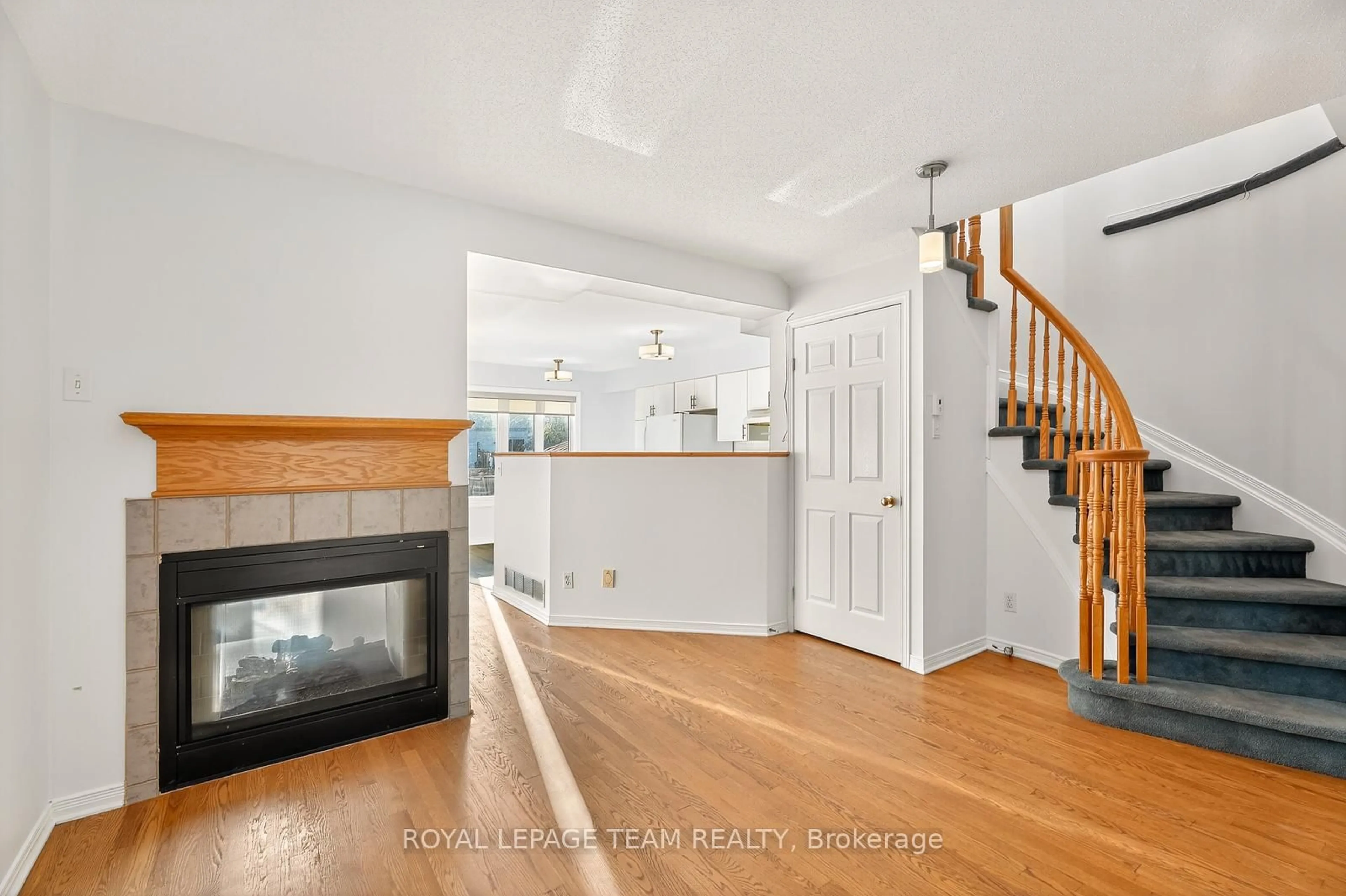 Unknown for 1431 Lynx Cres, Ottawa Ontario K4A 3Z1