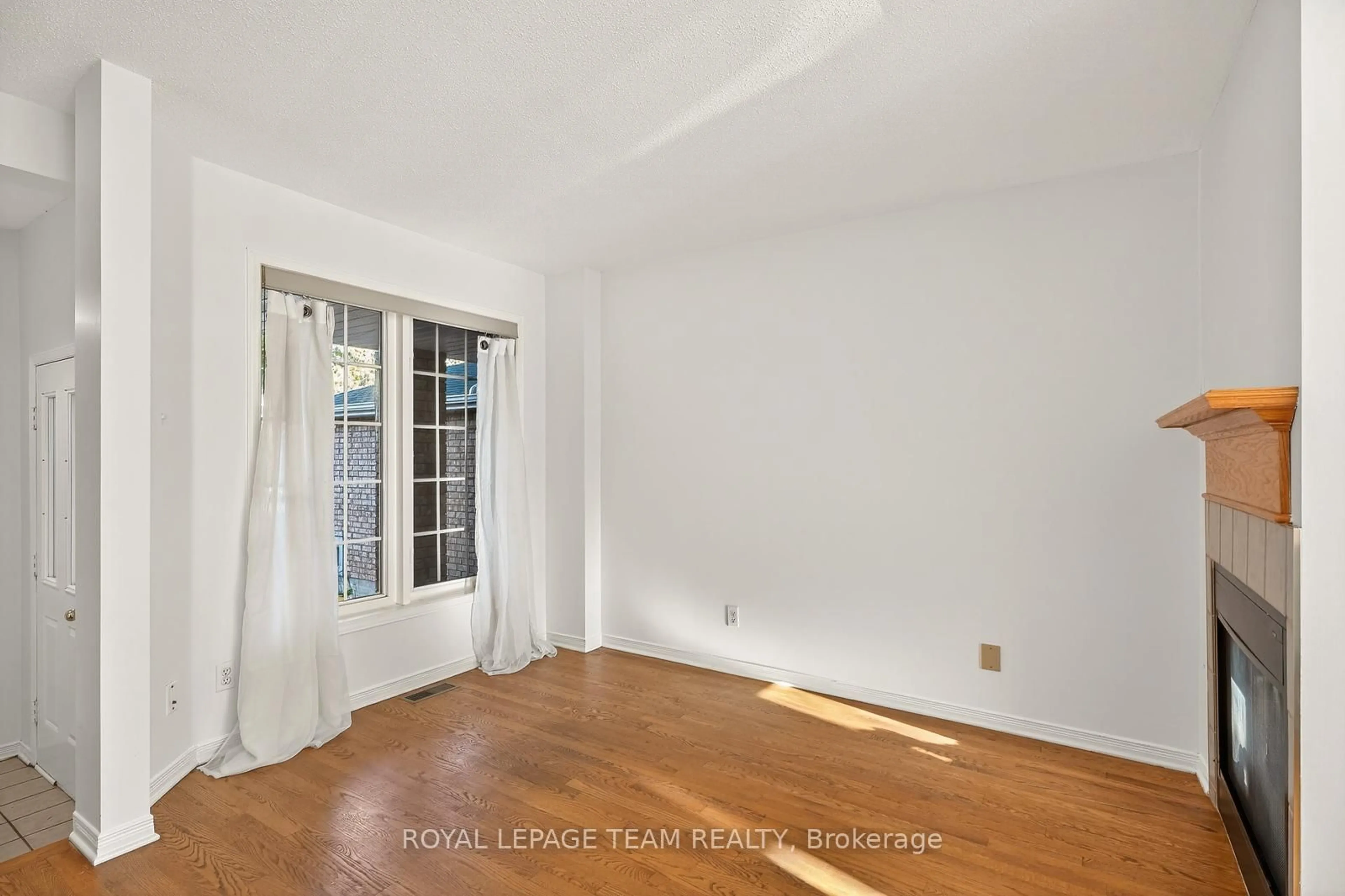 A pic of a room for 1431 Lynx Cres, Ottawa Ontario K4A 3Z1