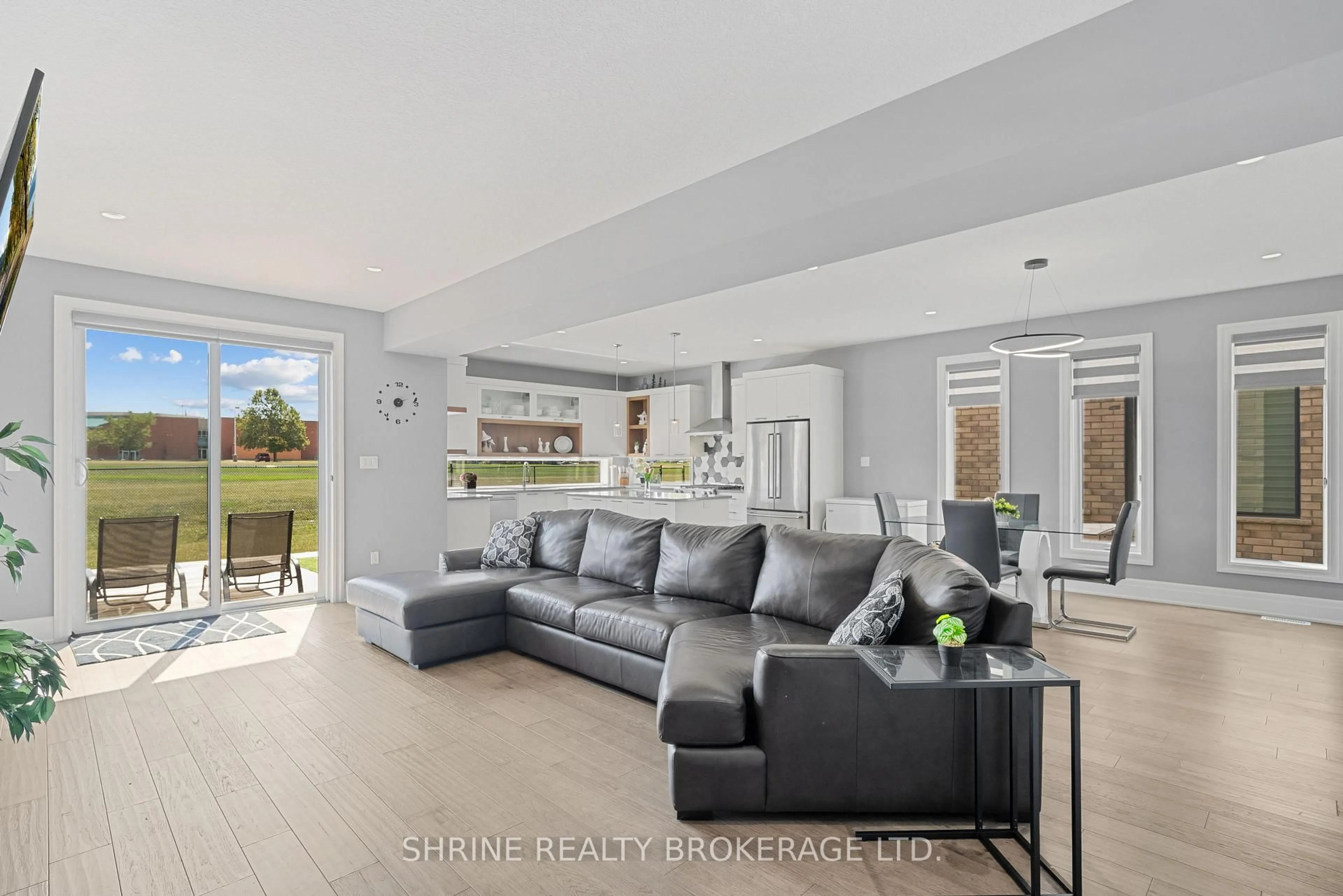 Living room with furniture, unknown for 957 Holtby Crt, London North Ontario N6G 0W9