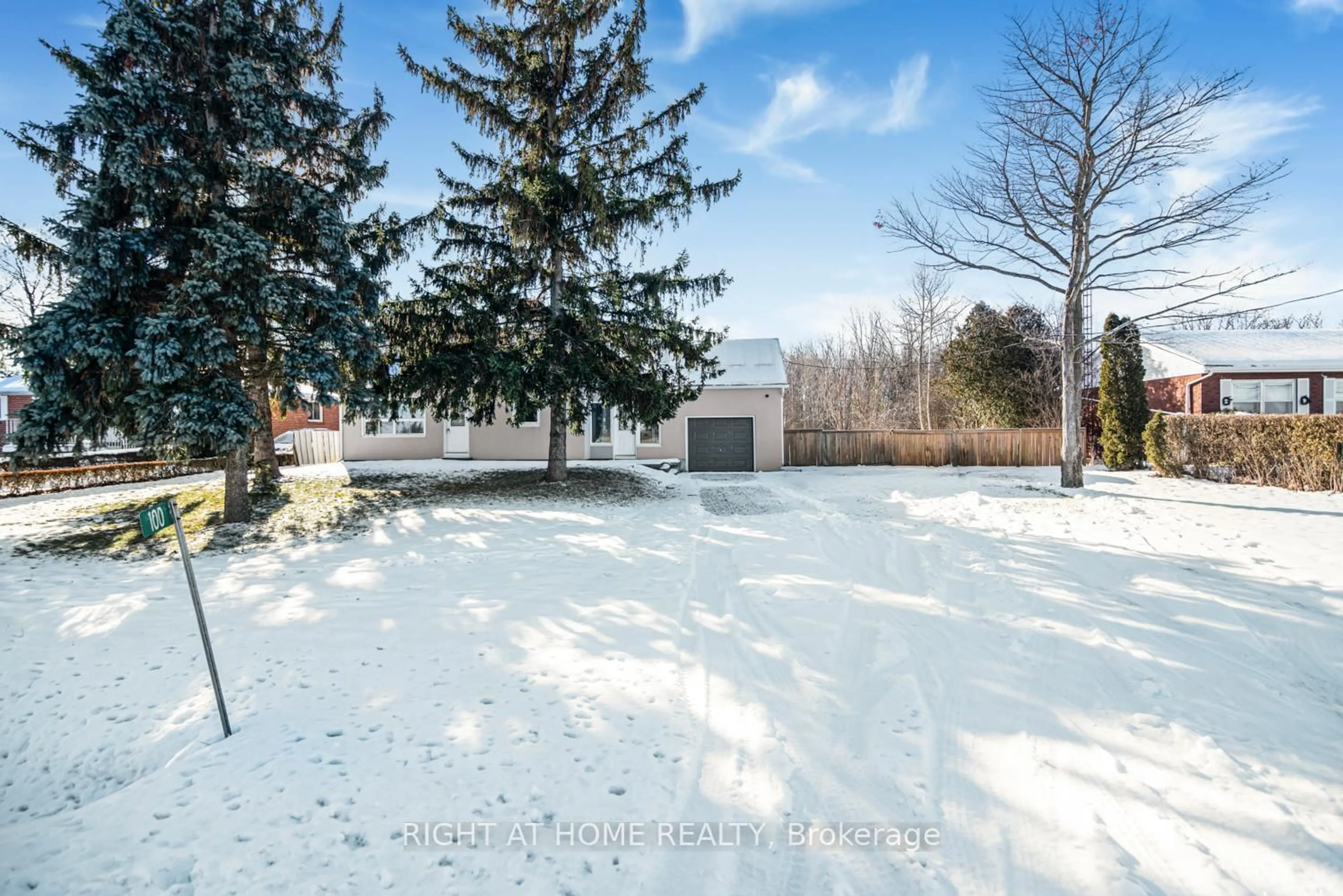 A pic from outside/outdoor area/front of a property/back of a property/a pic from drone, unknown for 100 Green Mountain Rd, Hamilton Ontario L8J 2W4