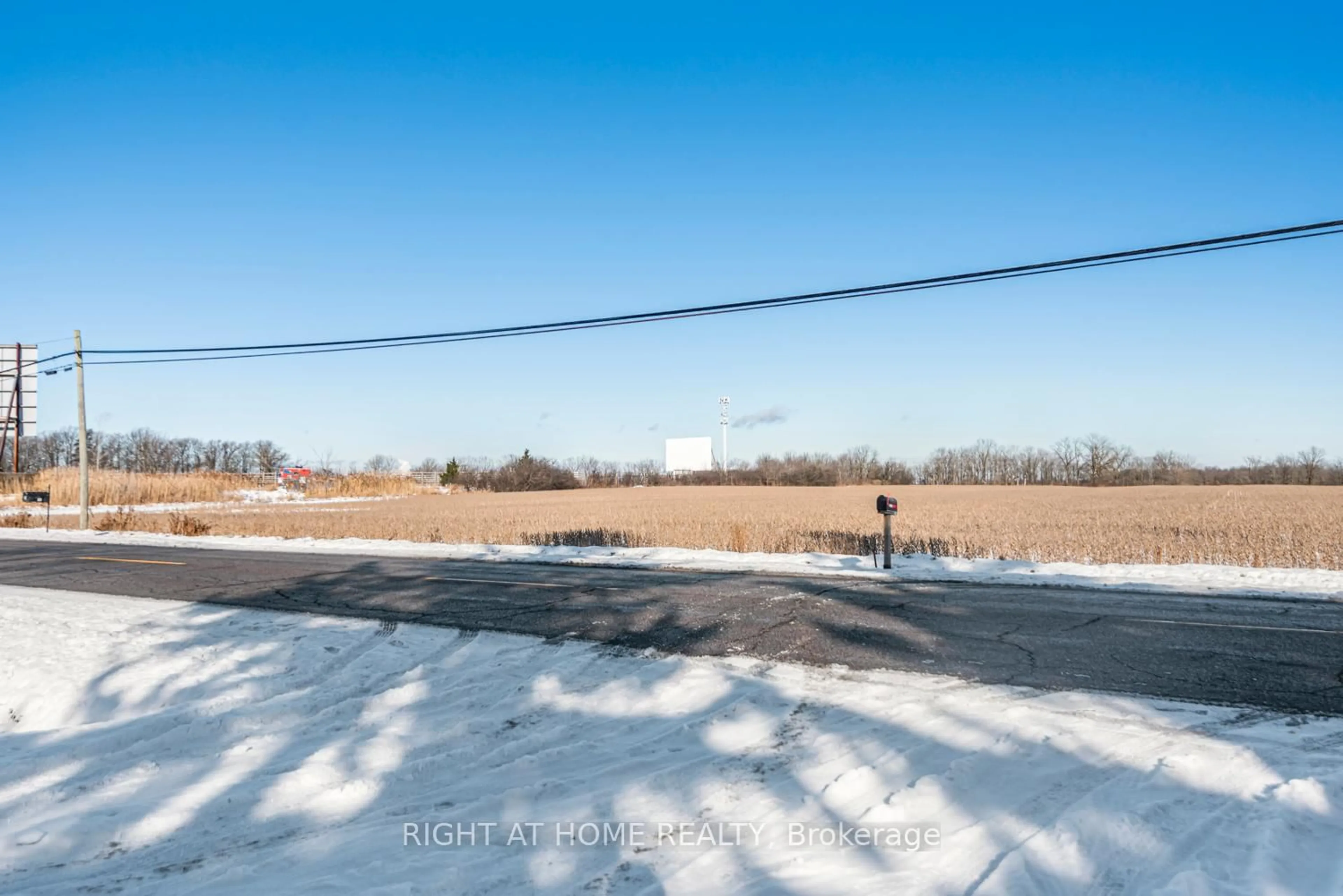 A pic from outside/outdoor area/front of a property/back of a property/a pic from drone, street for 100 Green Mountain Rd, Hamilton Ontario L8J 2W4