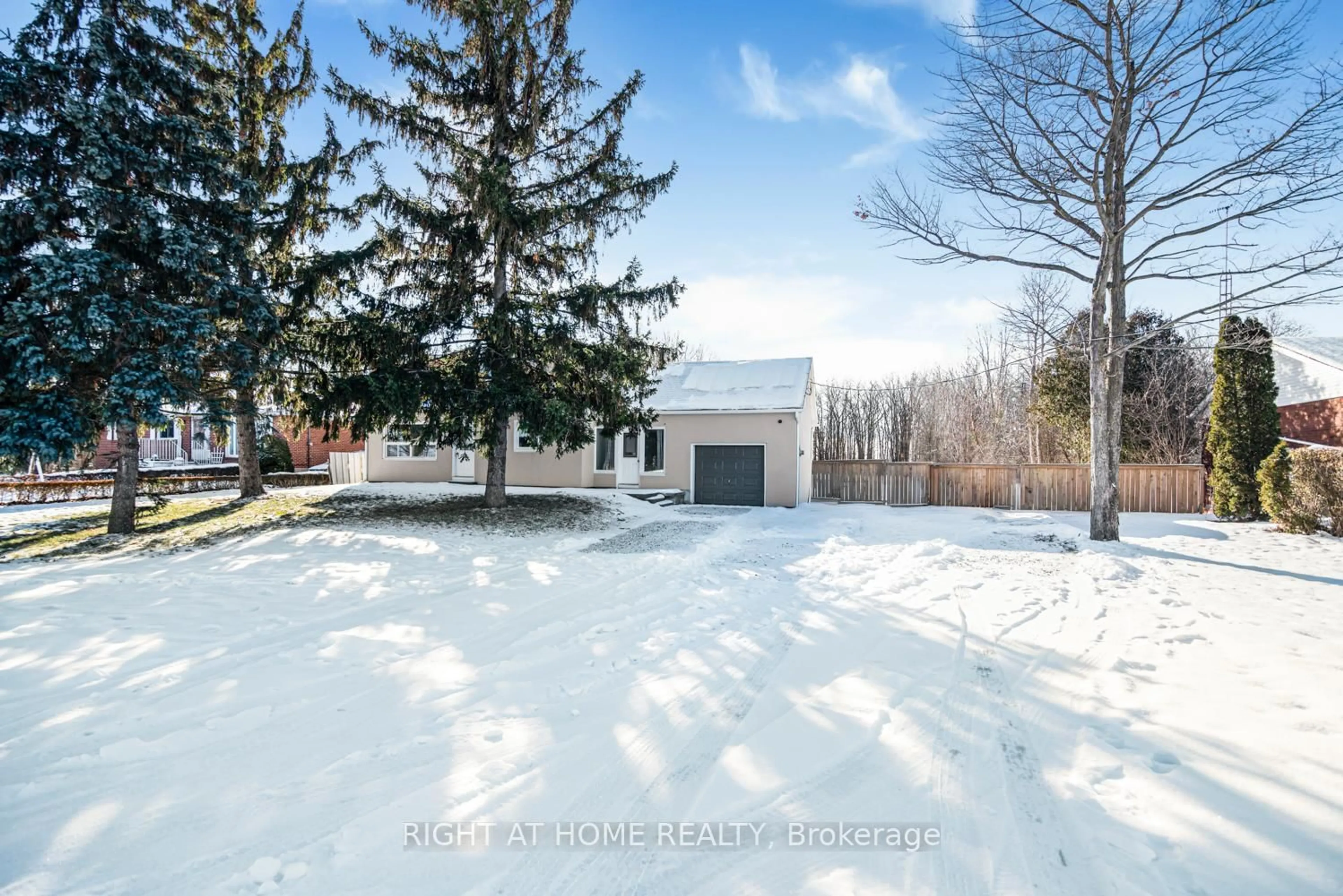 A pic from outside/outdoor area/front of a property/back of a property/a pic from drone, unknown for 100 Green Mountain Rd, Hamilton Ontario L8J 2W4