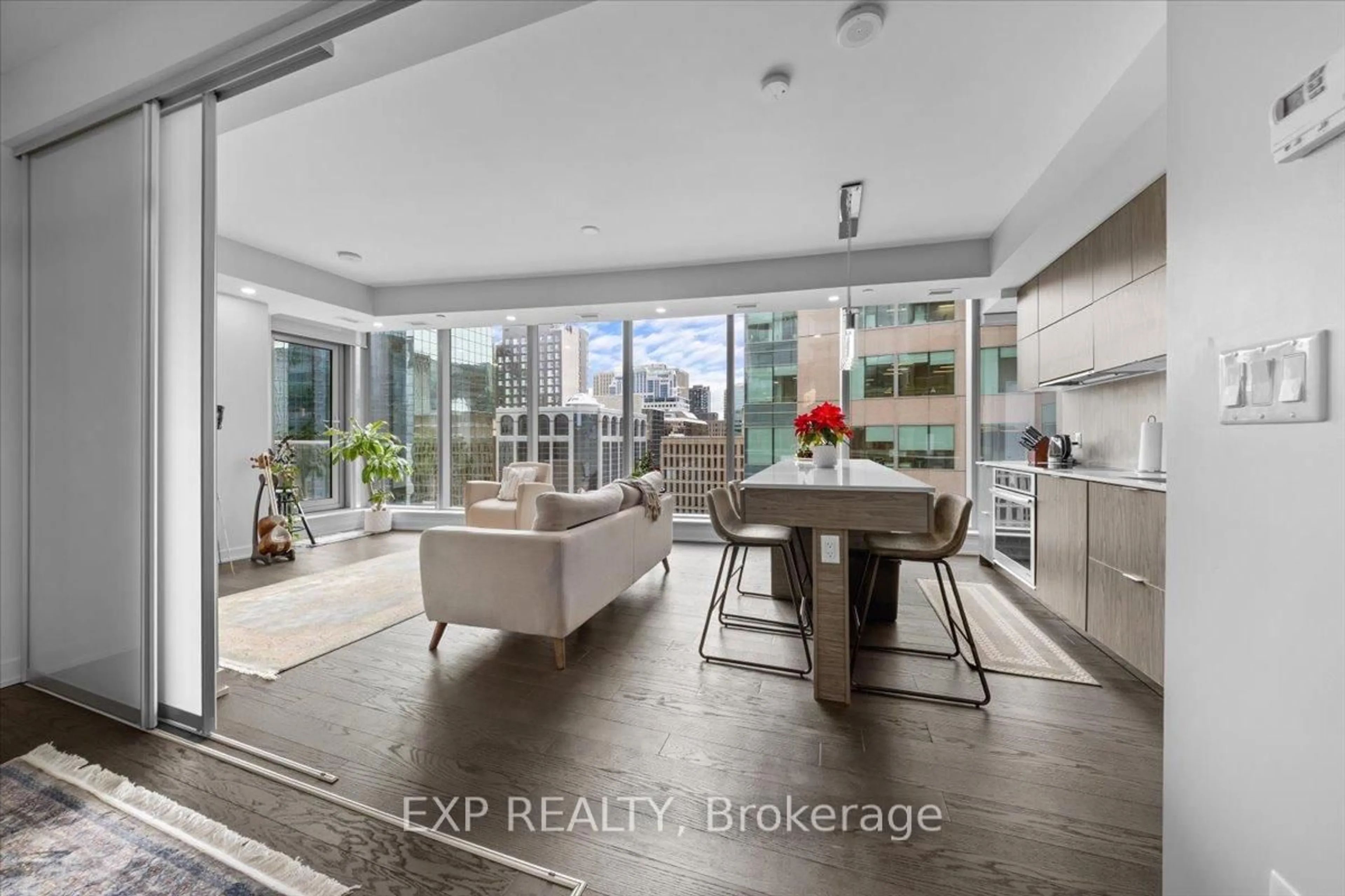 Open concept kitchen, ceramic/tile floor for 101 Queen St #910, Ottawa Ontario K1P 0B7