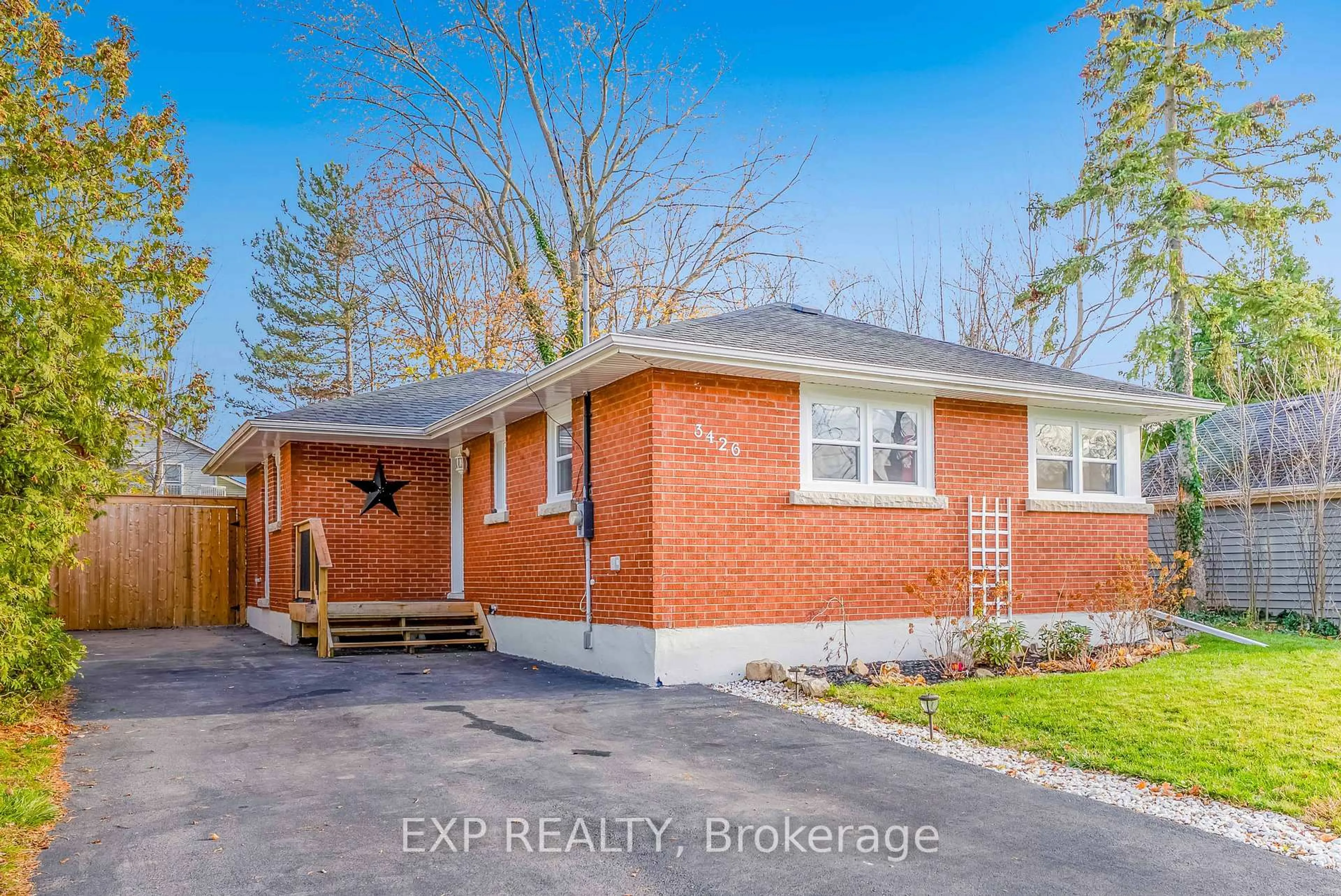 Home with brick exterior material, street for 3426 Strang Dr, Niagara Falls Ontario L2G 6K3