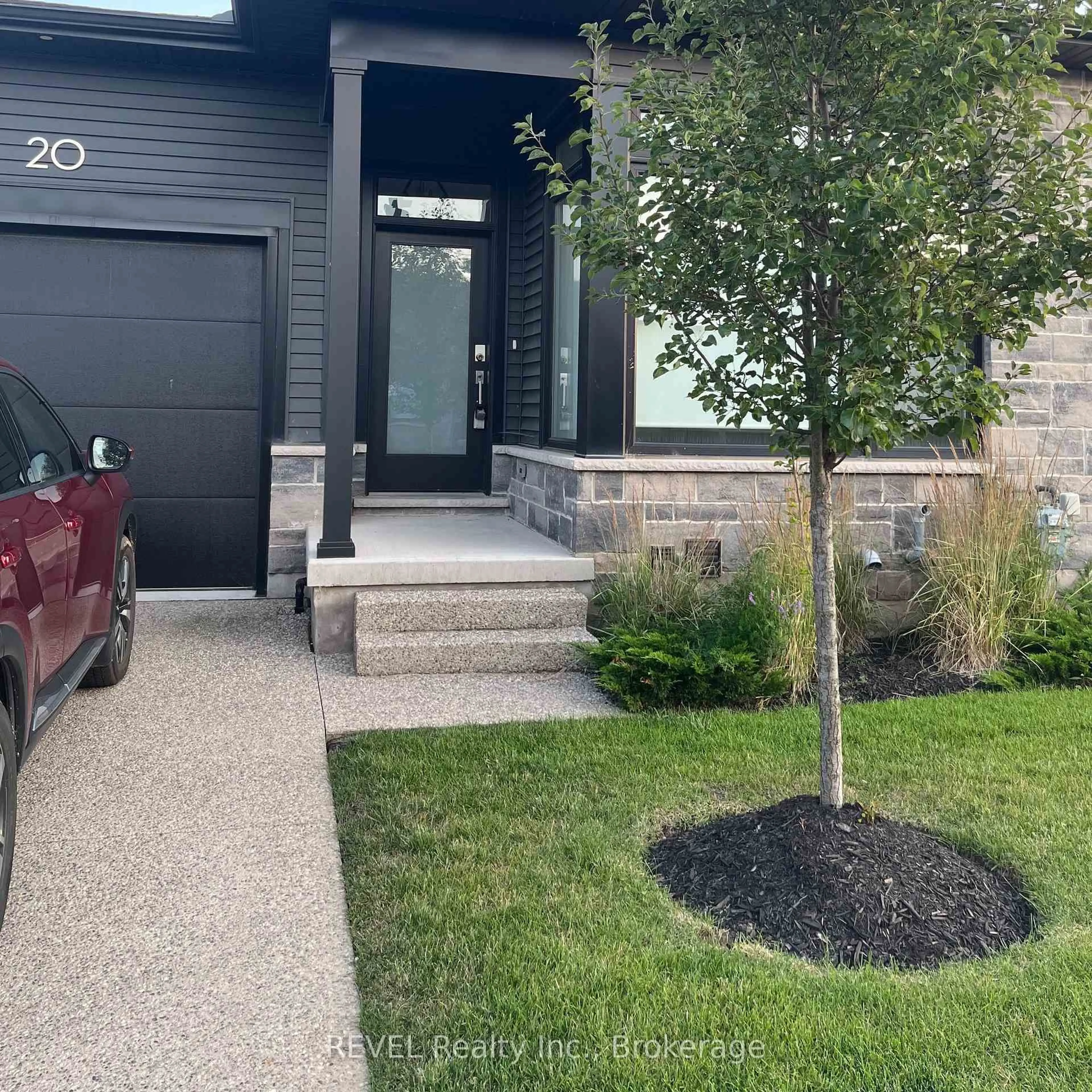 Home with brick exterior material, street for 8974 Willoughby Dr #20, Niagara Falls Ontario L2G 7Y4
