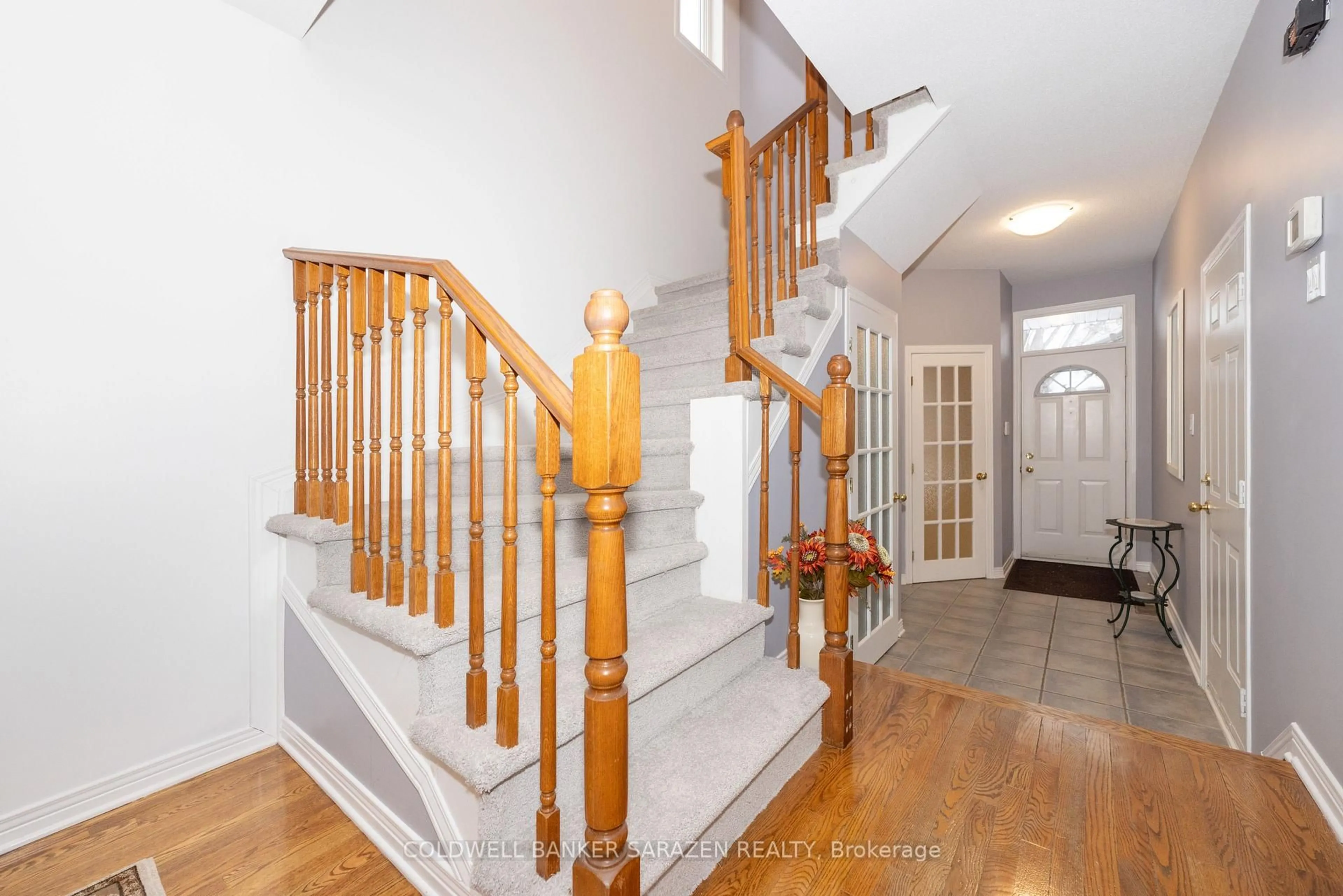 Unknown for 917 Markwick Cres, Ottawa Ontario K4A 4J1