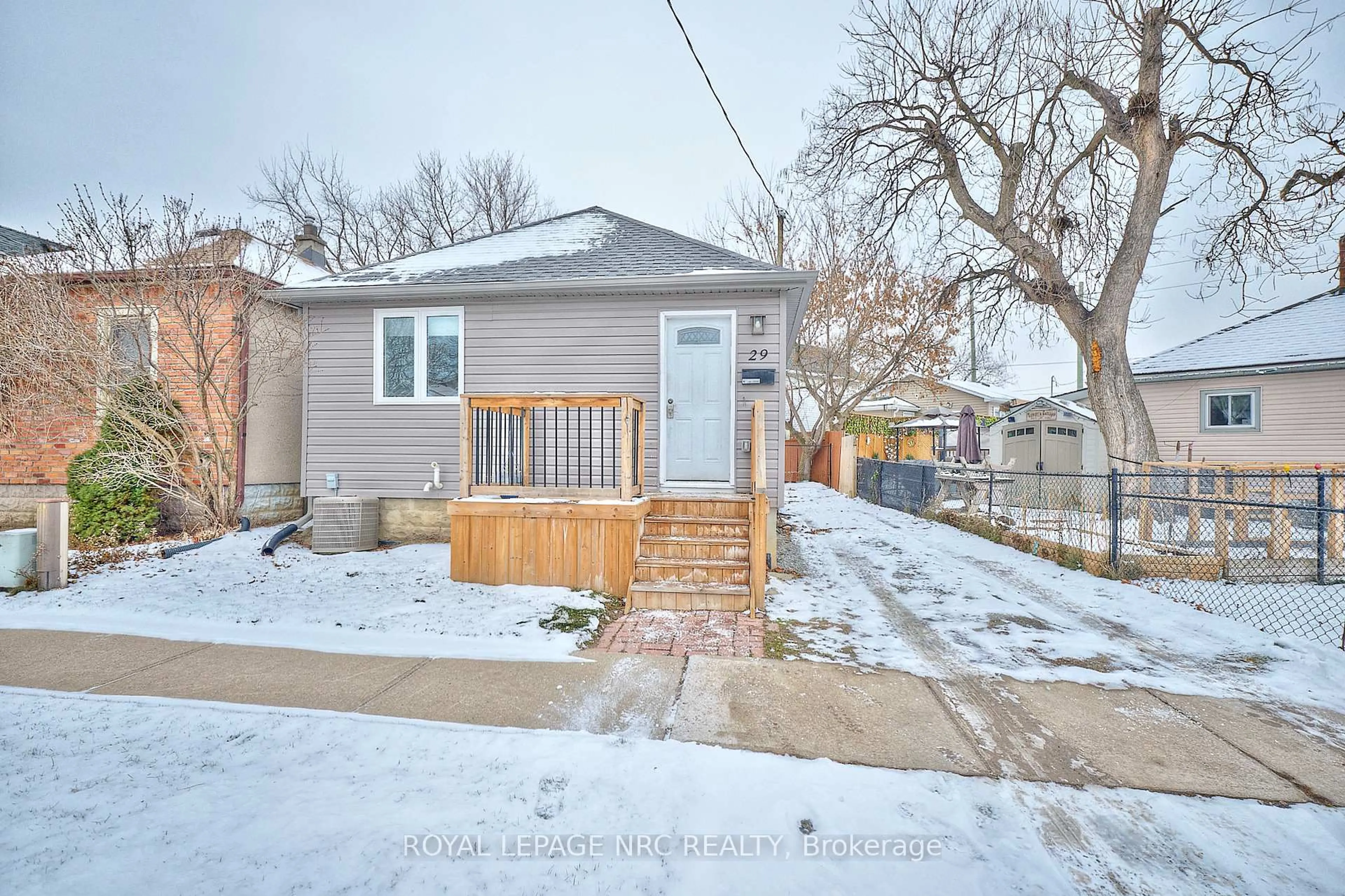 Unknown for 29 Trapnell St, St. Catharines Ontario L2R 1B1