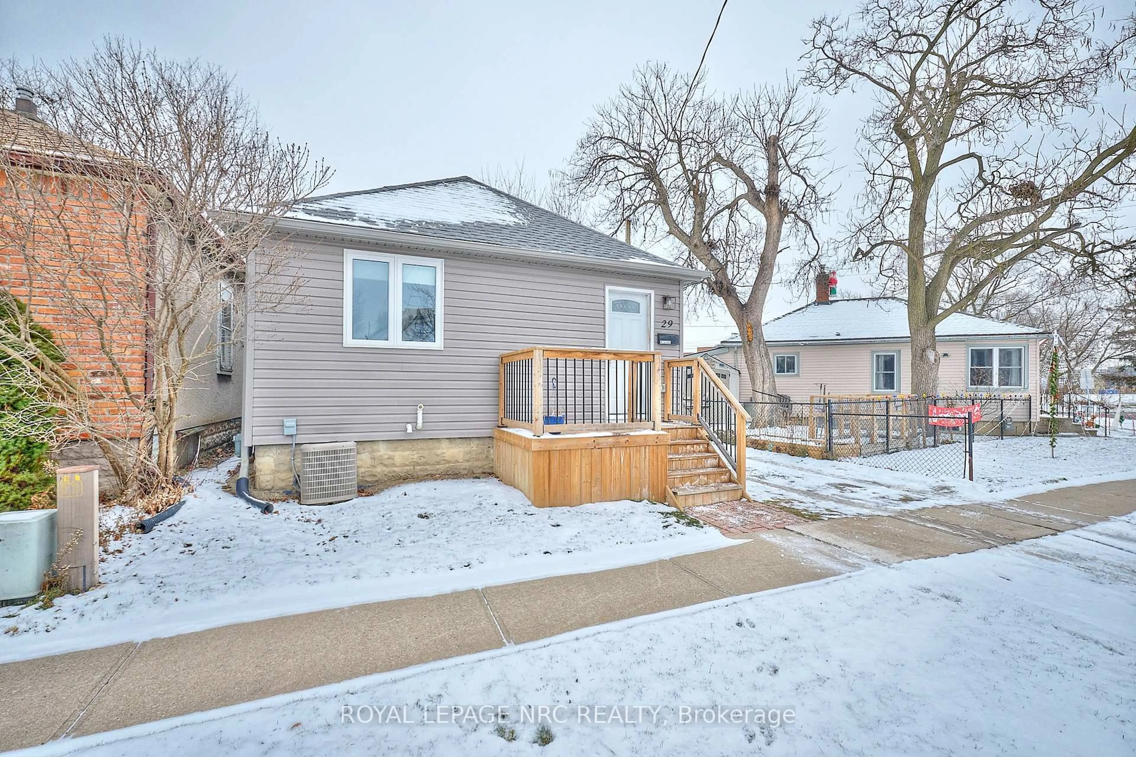 Unknown for 29 Trapnell St, St. Catharines Ontario L2R 1B1