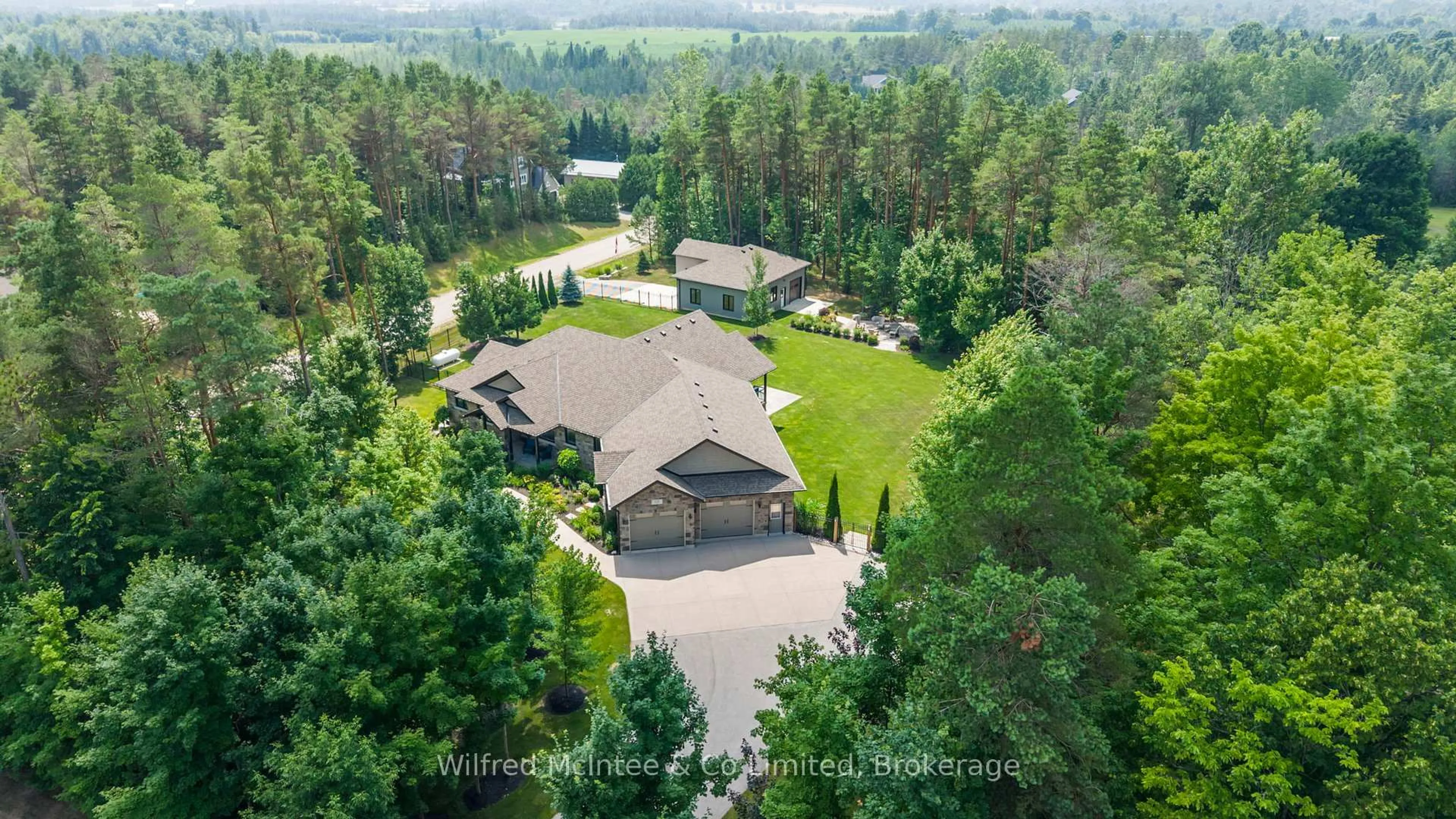A pic from outside/outdoor area/front of a property/back of a property/a pic from drone, unknown for 126 Forest Creek Tr, West Grey Ontario N0G 1S0