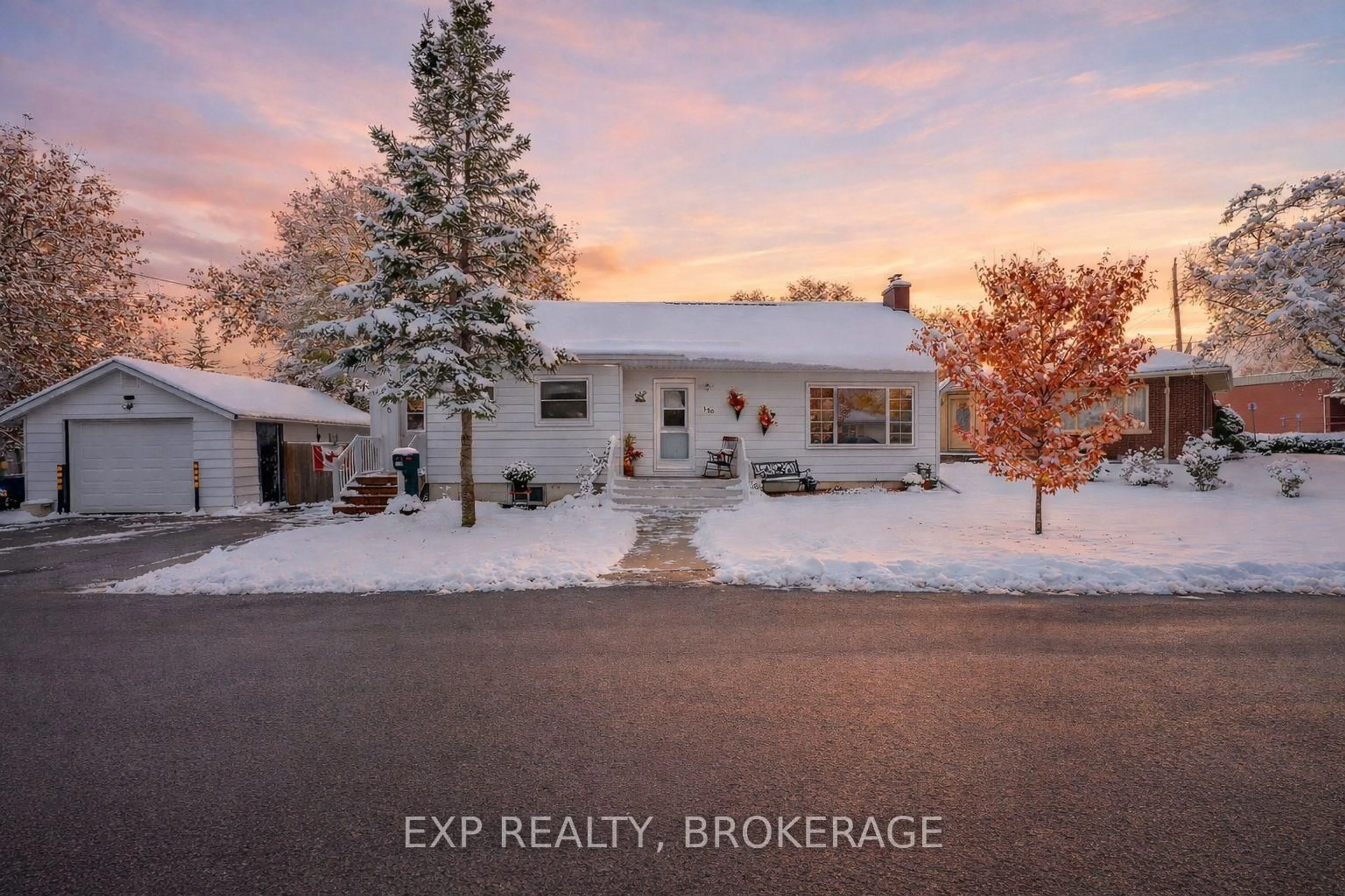 A pic from outside/outdoor area/front of a property/back of a property/a pic from drone, street for 212 Robinson St, Greater Napanee Ontario K7R 2S7