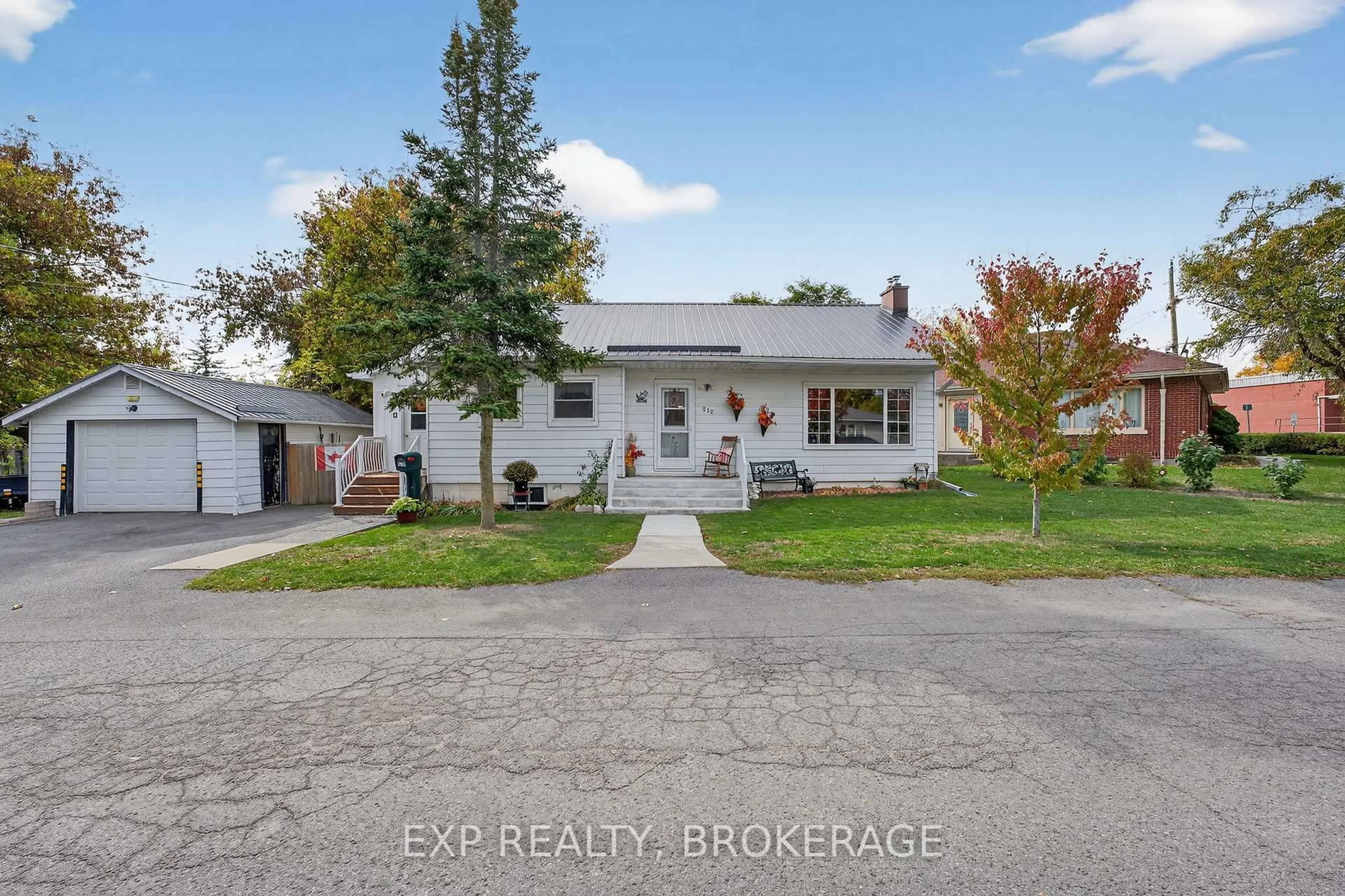 A pic from outside/outdoor area/front of a property/back of a property/a pic from drone, street for 212 Robinson St, Greater Napanee Ontario K7R 2S7