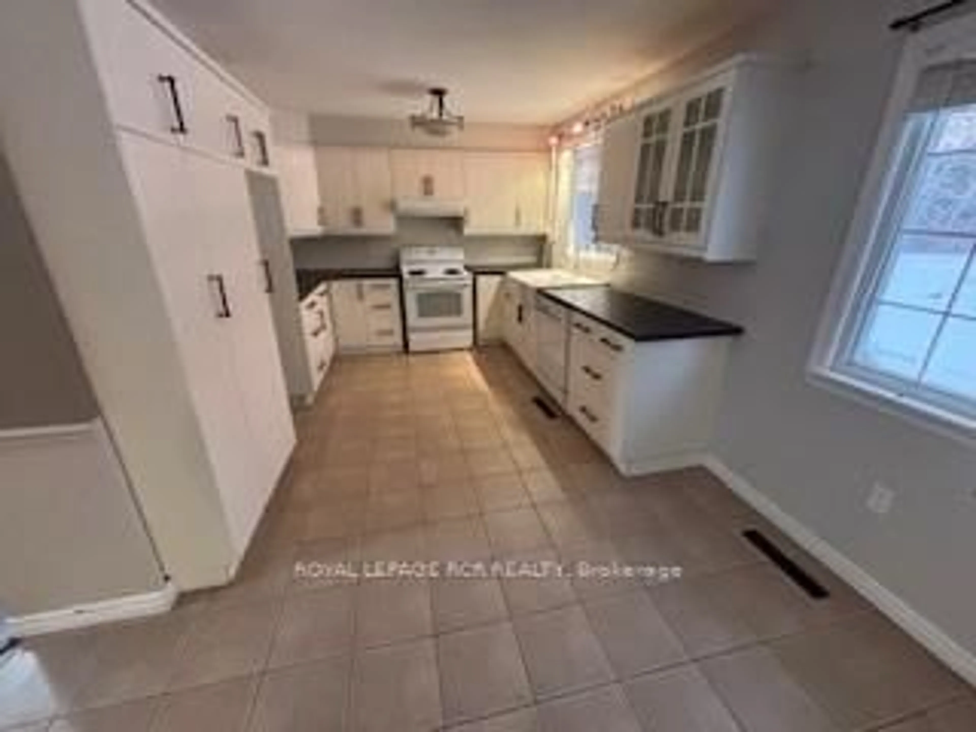 Standard kitchen, ceramic/tile floor for 3 Starrview Cres, Mono Ontario L9W 3A8