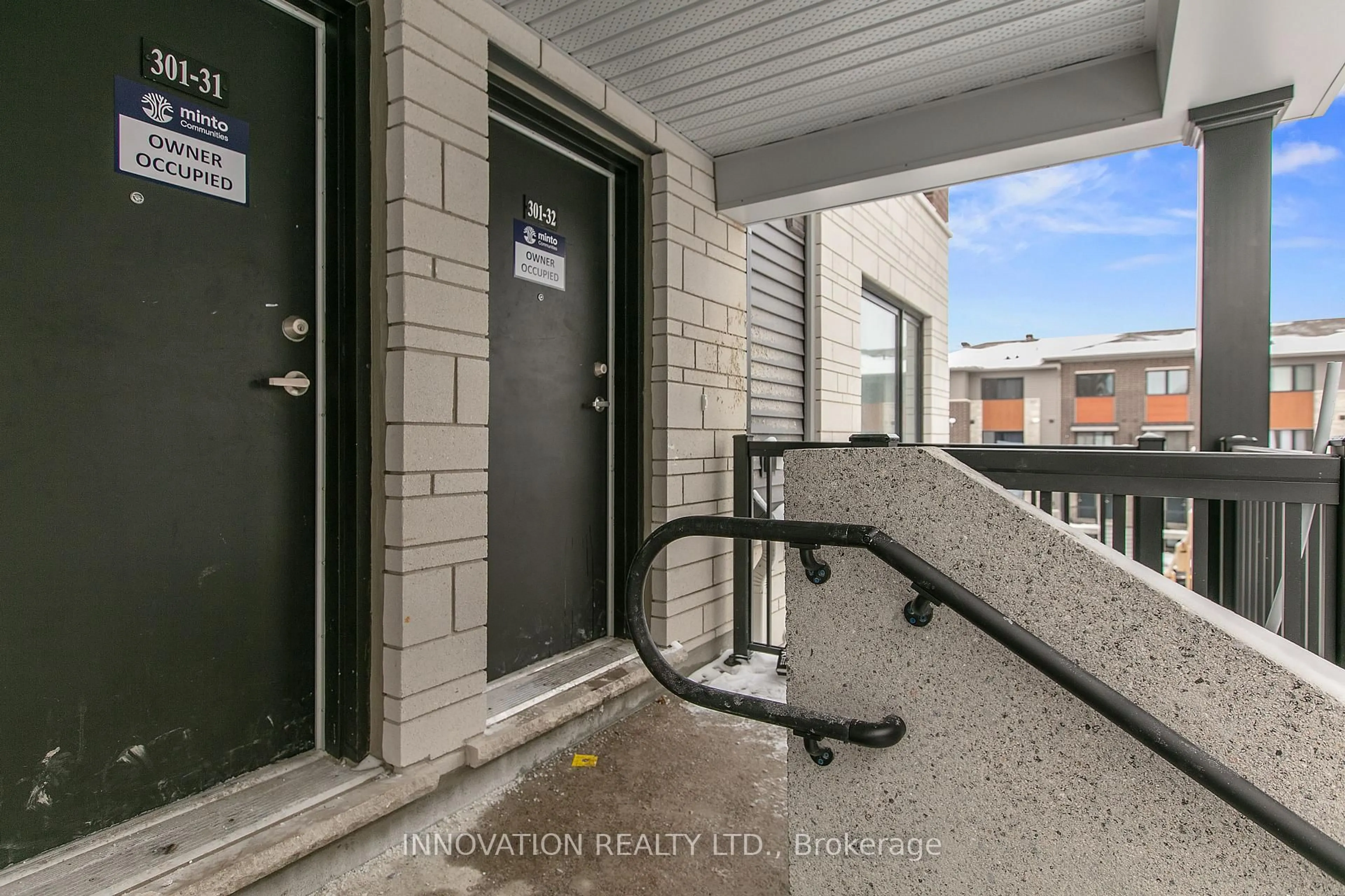 Indoor entryway for 301 GLENROY GILBERT Dr #32, Ottawa Ontario K2J 5W2