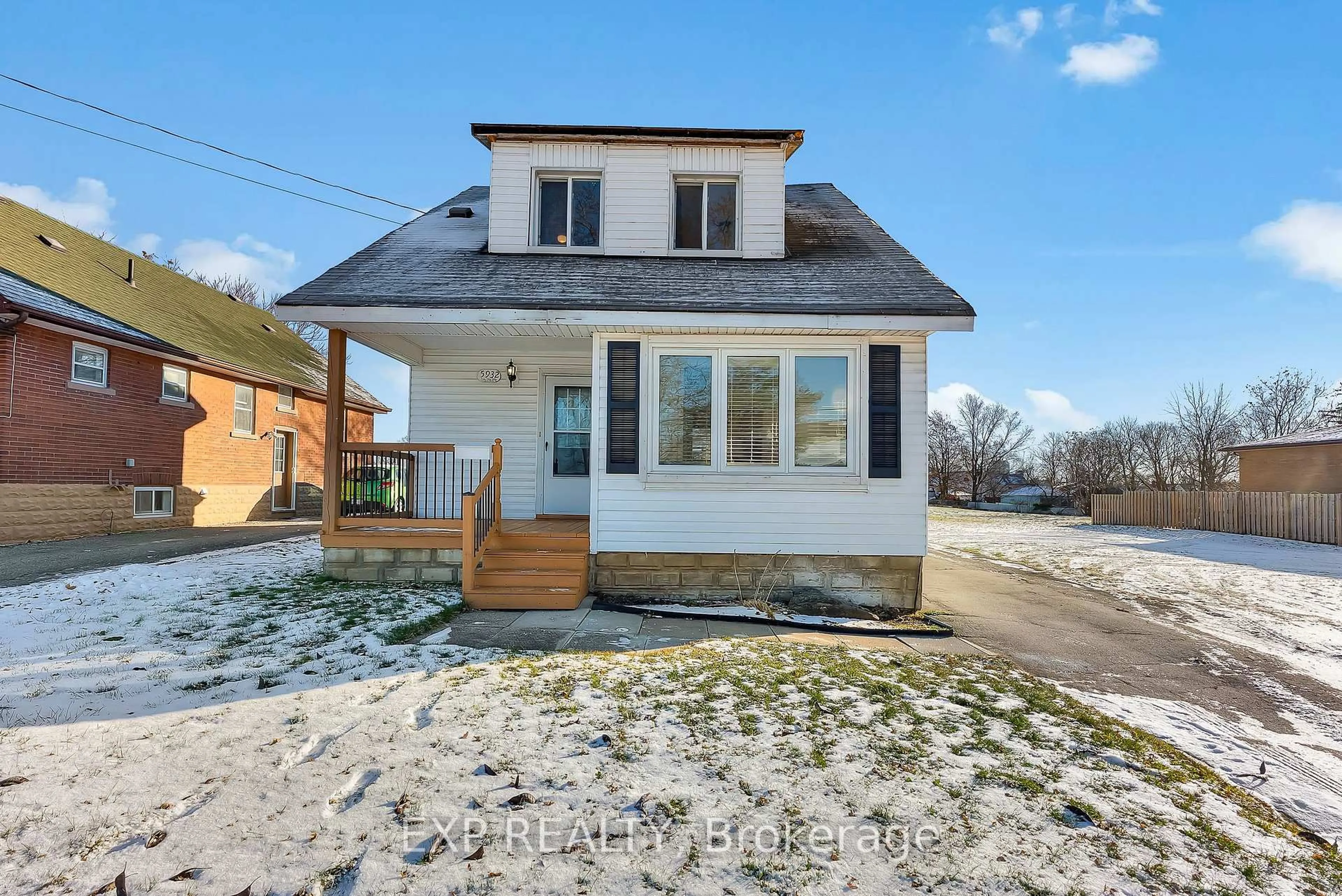 Home with brick exterior material, street for 5932 Carlton Ave, Niagara Falls Ontario L2G 5J5
