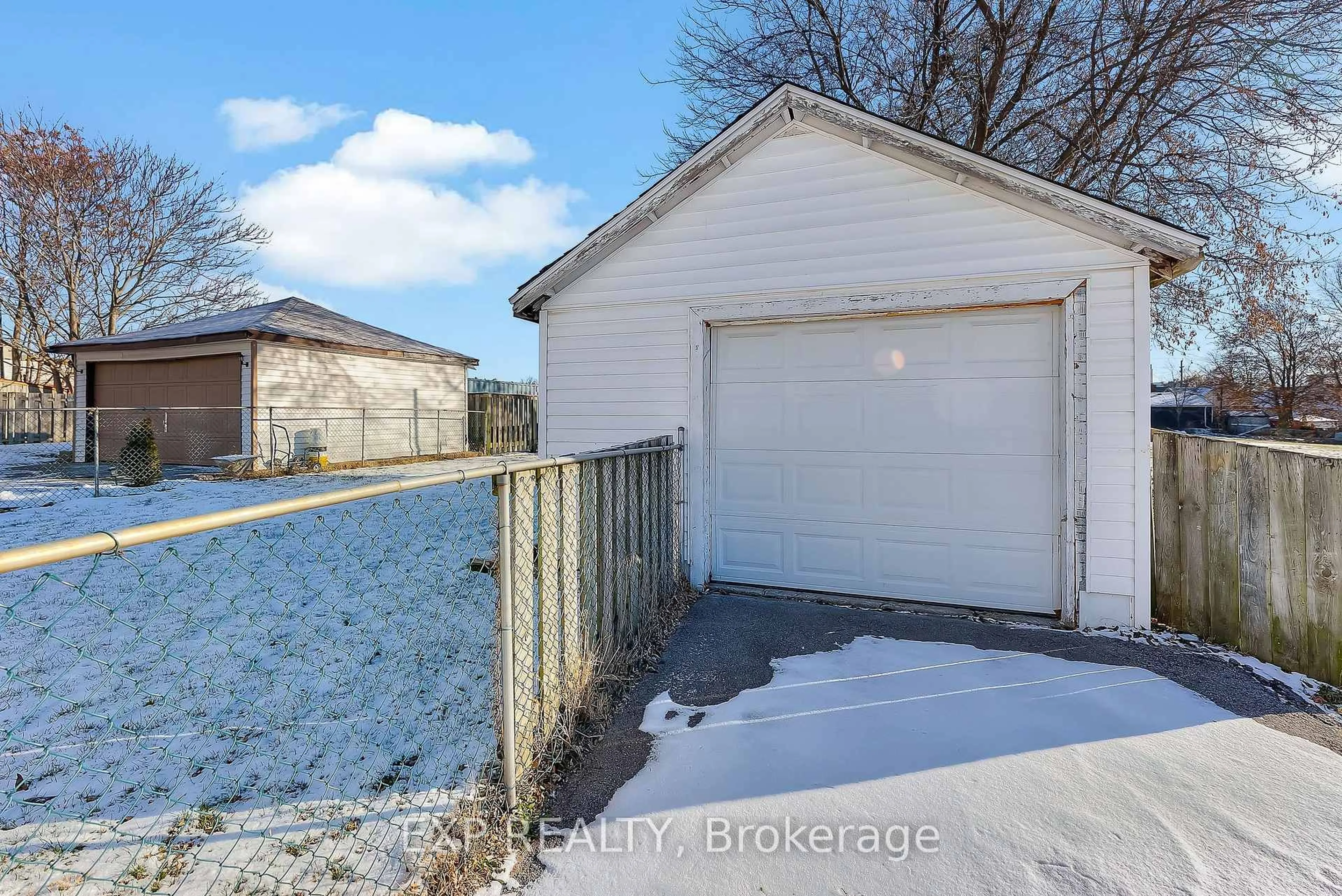 Shed for 5932 Carlton Ave, Niagara Falls Ontario L2G 5J5