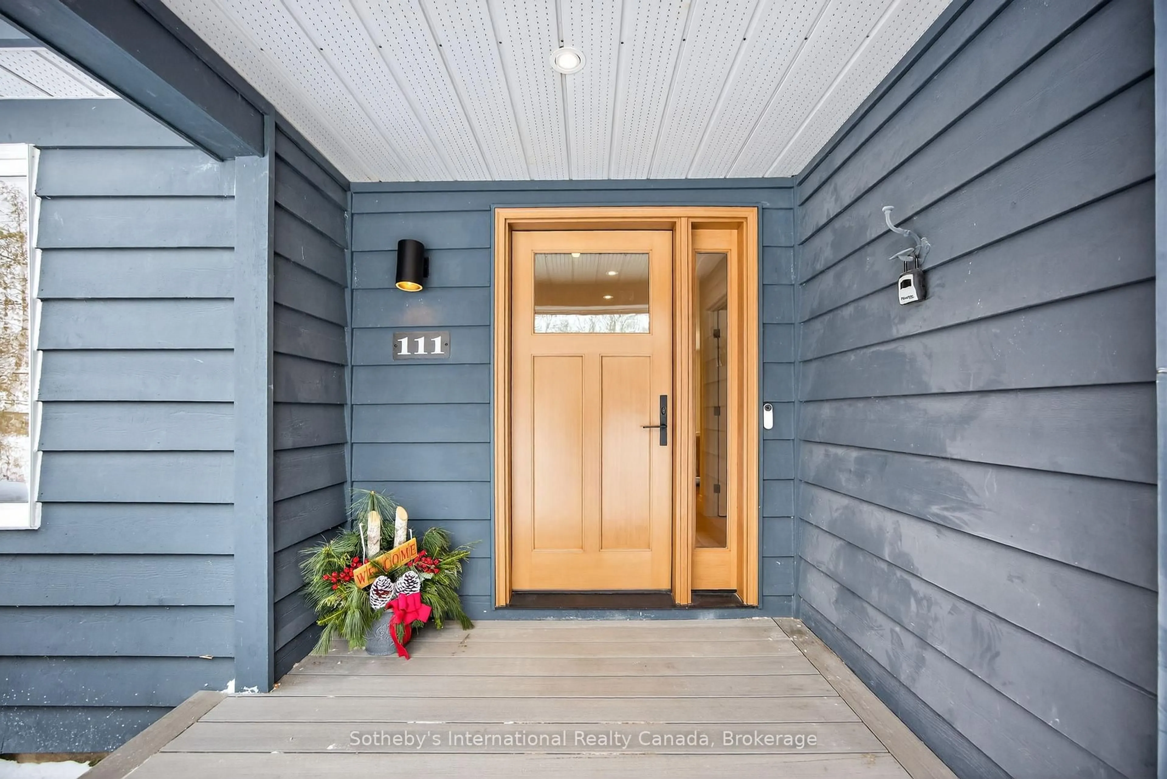 Indoor entryway for 111 Patricia Dr, Blue Mountains Ontario L9Y 0P1