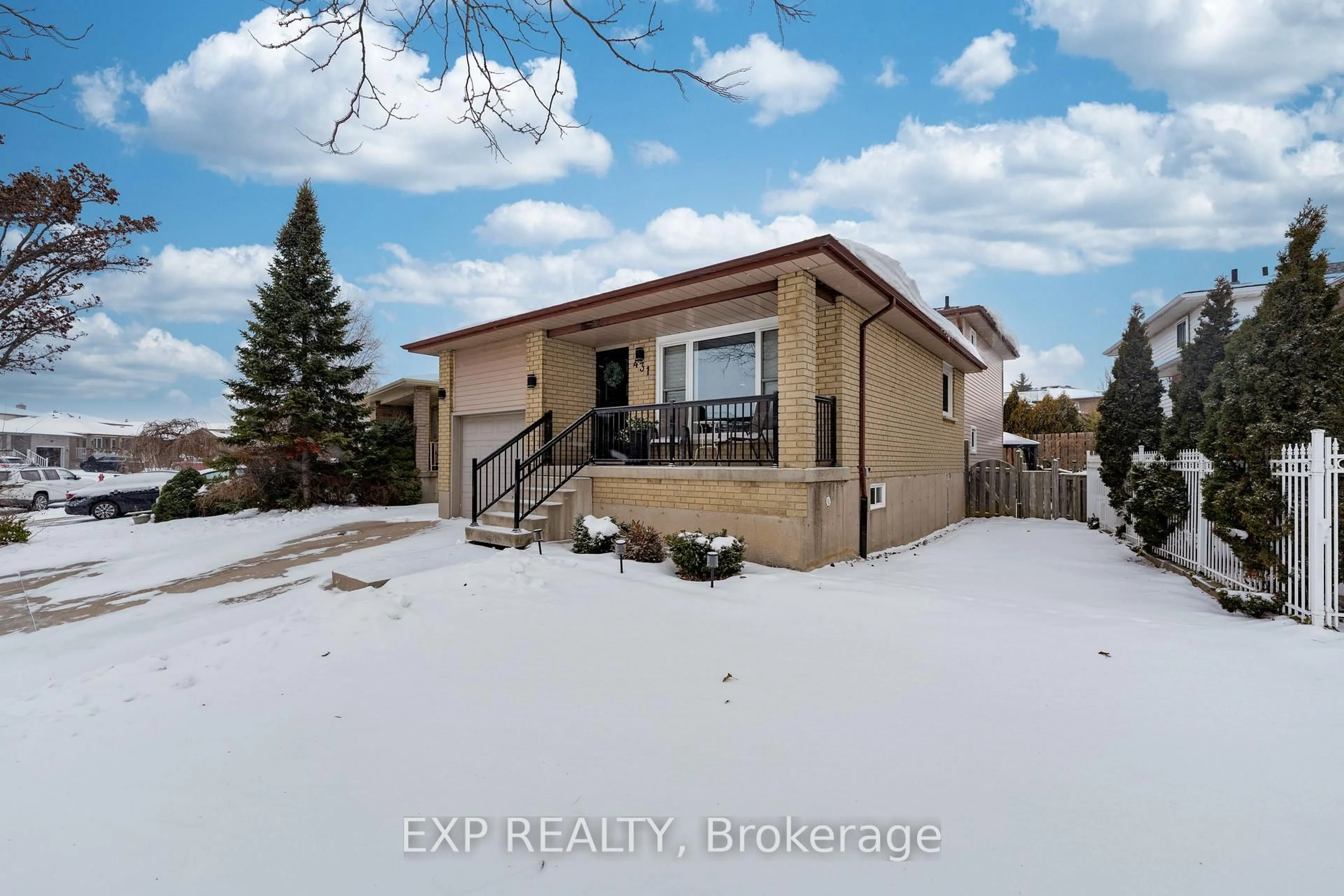 A pic from outside/outdoor area/front of a property/back of a property/a pic from drone, unknown for 431 Rexford Dr, Hamilton Ontario L8W 2M6