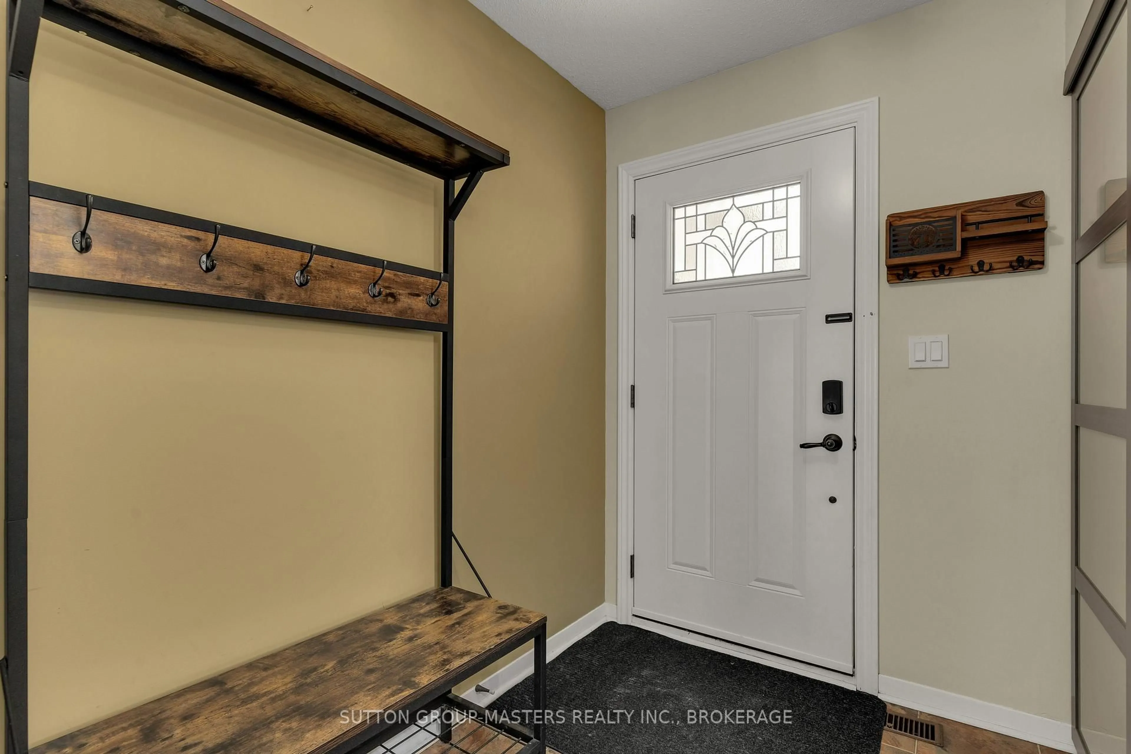 Indoor entryway for 71 Davey Cres, Loyalist Ontario K7N 1X7