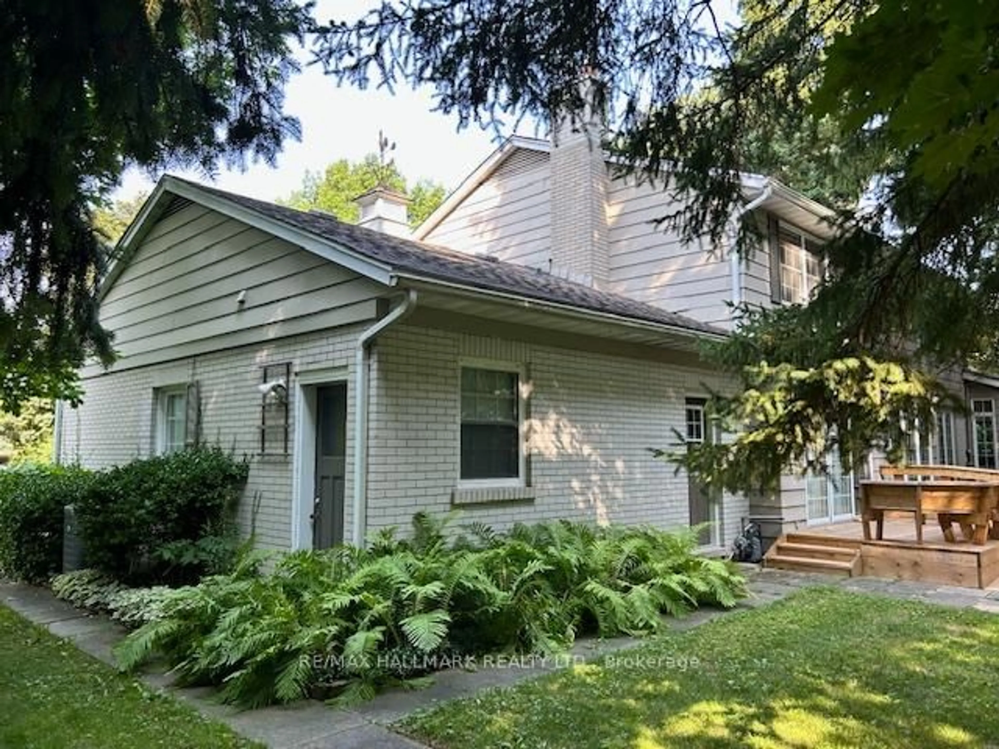 Unknown for 54 Ashton Cres, Waterloo Ontario N2L 1P9