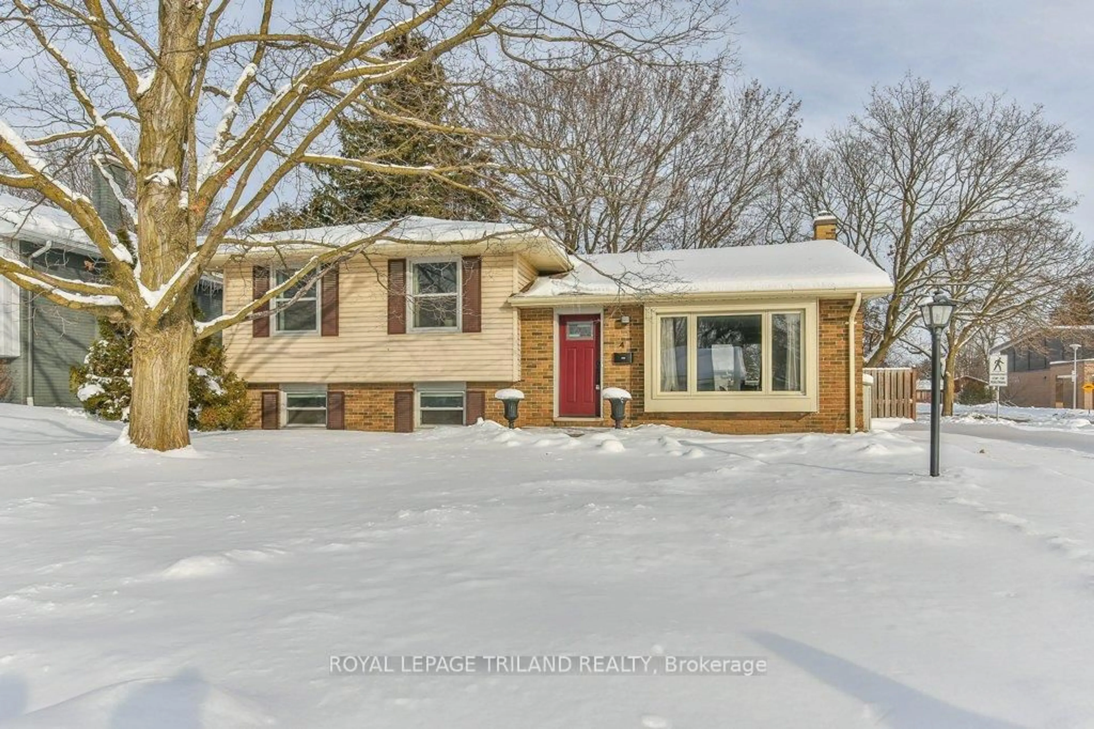 Home with vinyl exterior material, street for 4 MAXWELL Cres, London North Ontario N5X 1Z1
