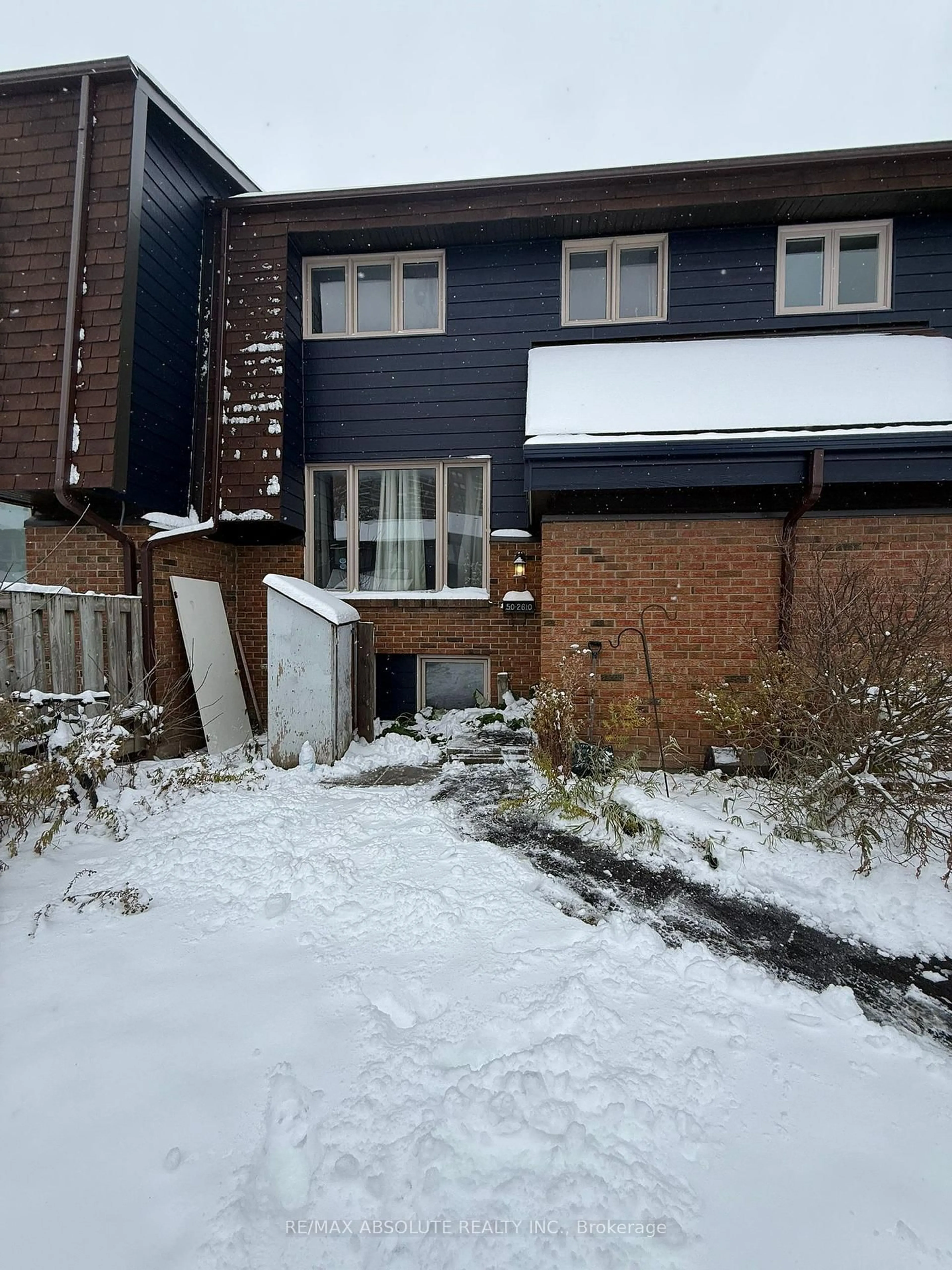 A pic from outside/outdoor area/front of a property/back of a property/a pic from drone, street for 2610 Draper Ave #50, Ottawa Ontario K2H 8X8