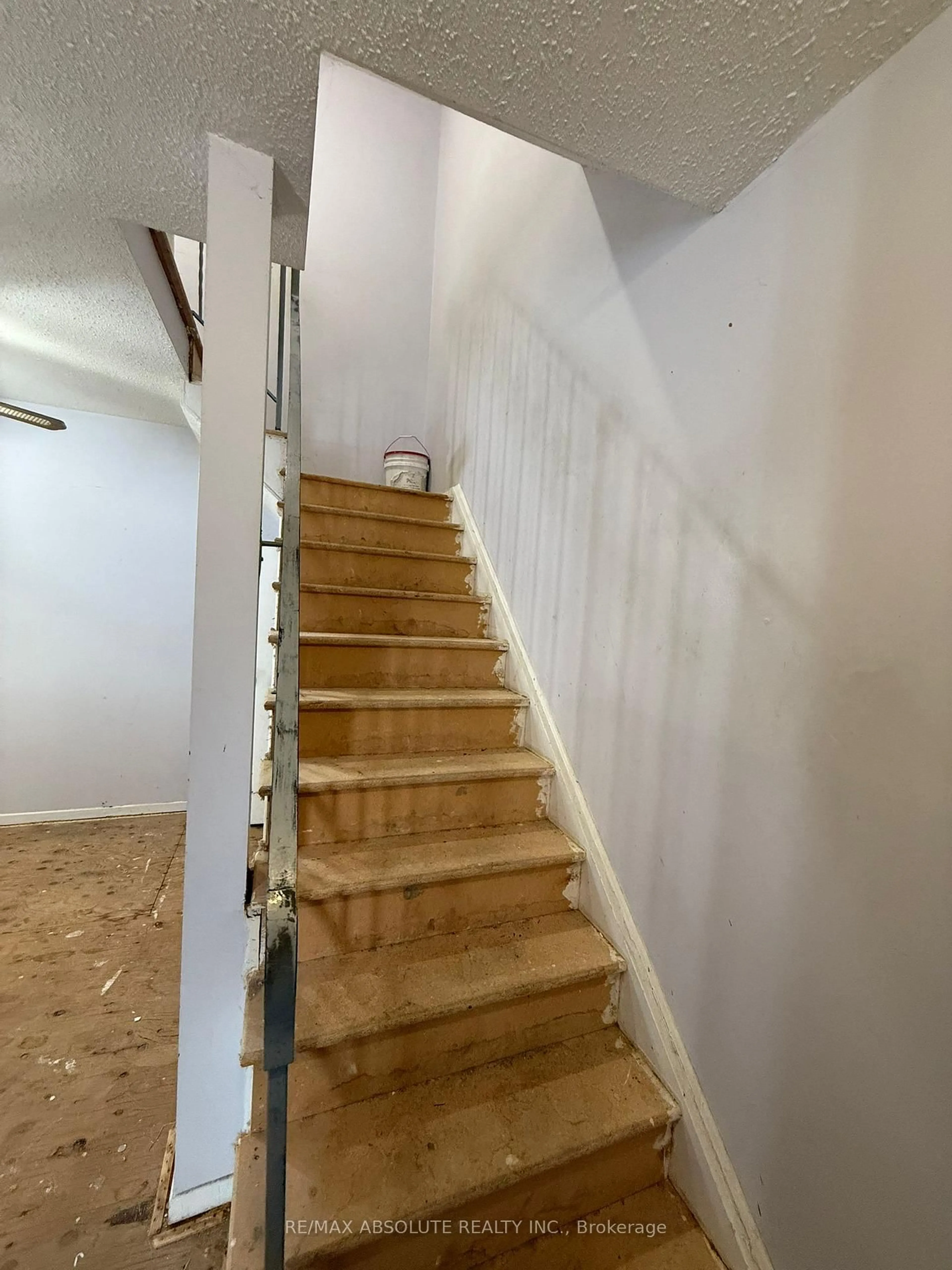Stairs for 2610 Draper Ave #50, Ottawa Ontario K2H 8X8
